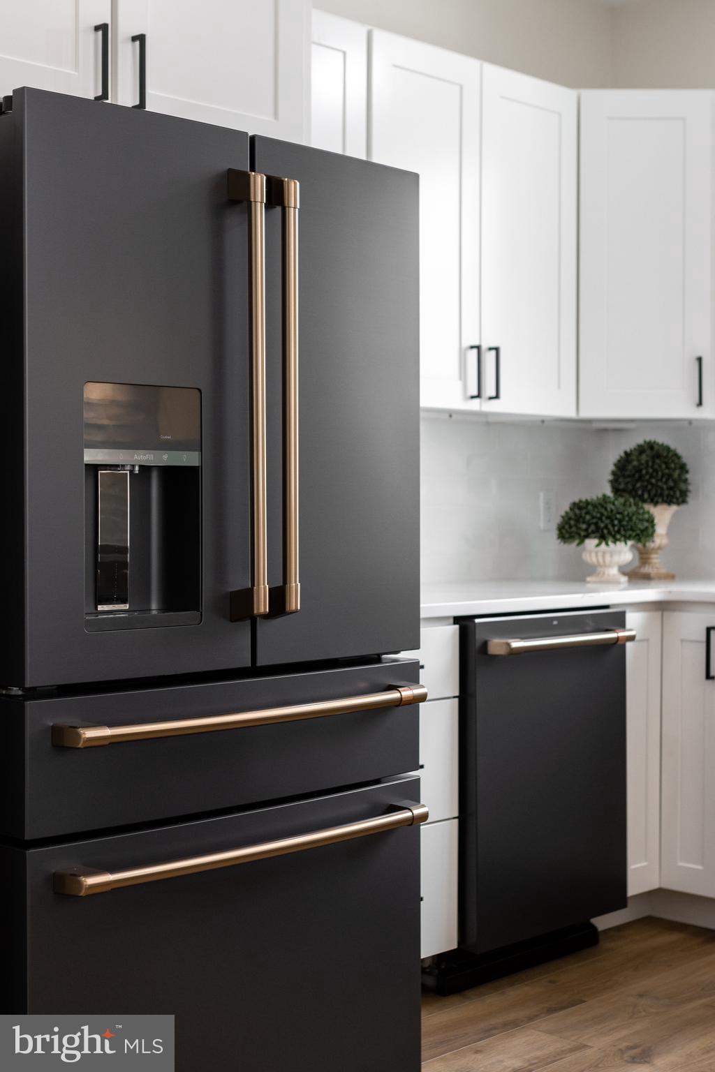 COLLEGE HEIGHTS - Residential