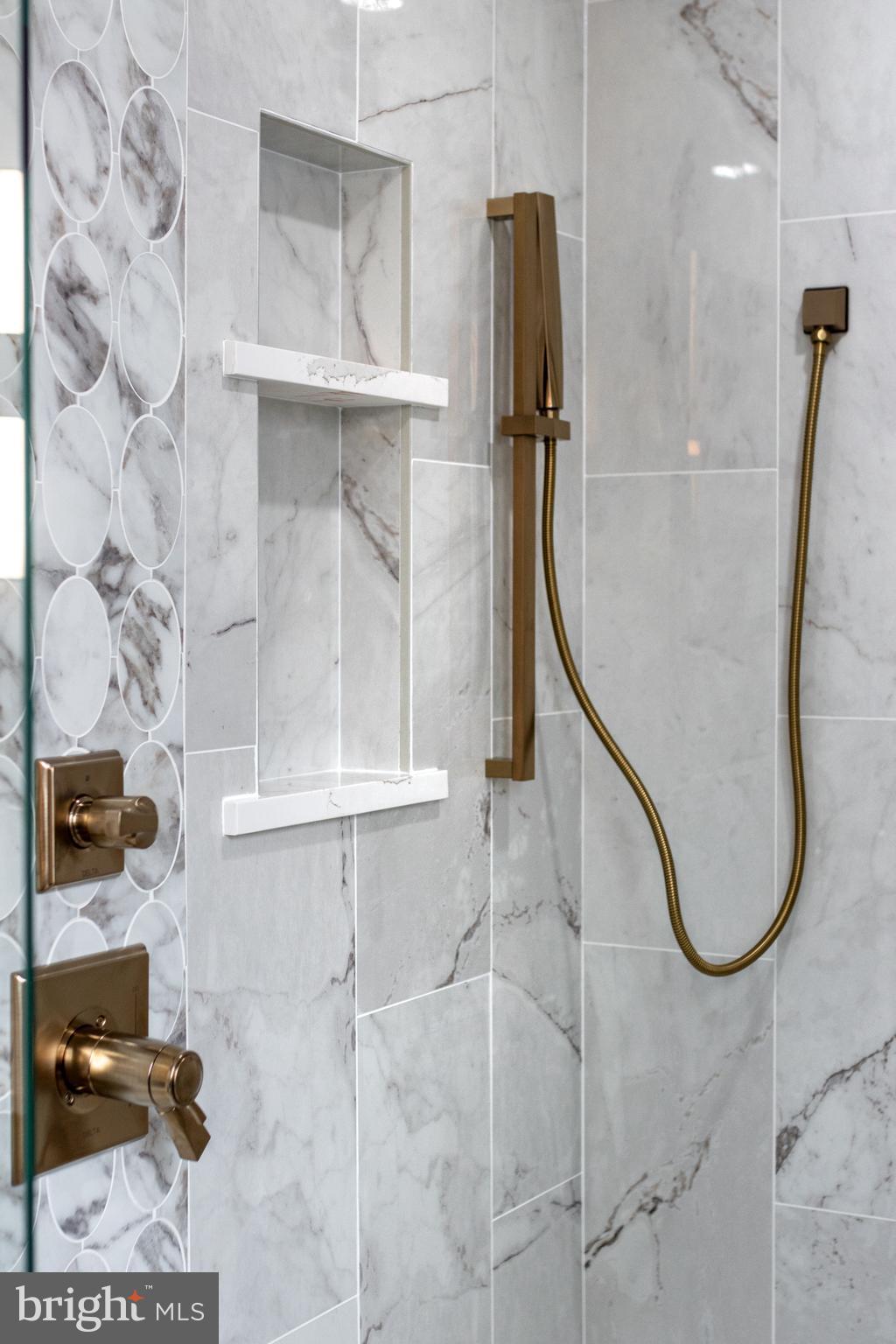 COLLEGE HEIGHTS - Residential