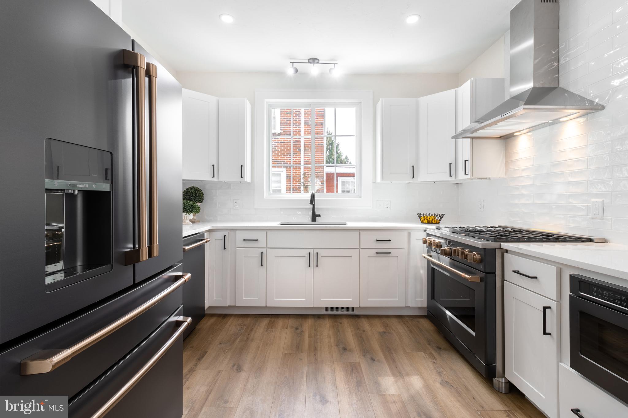 COLLEGE HEIGHTS - Residential