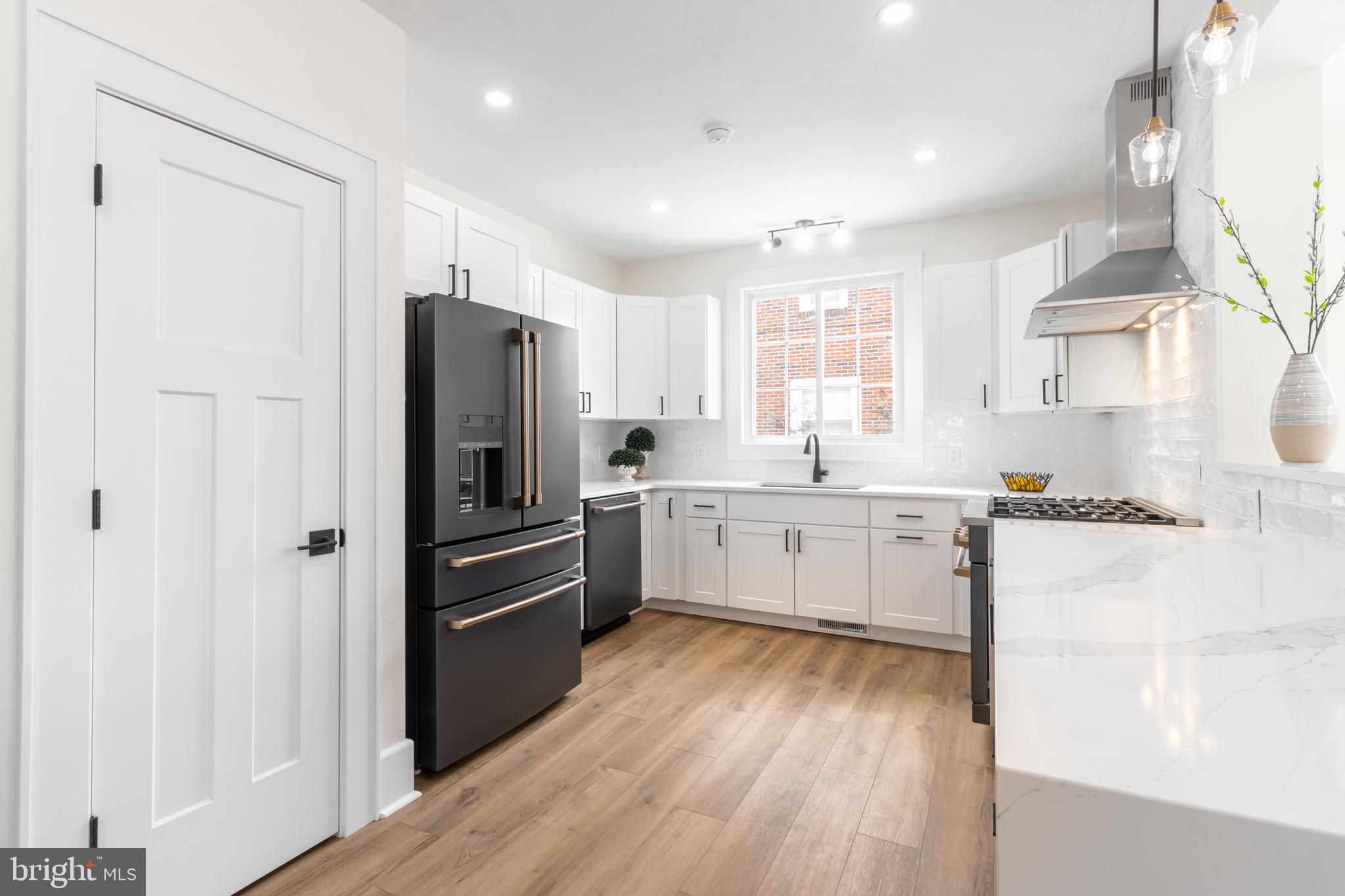 COLLEGE HEIGHTS - Residential