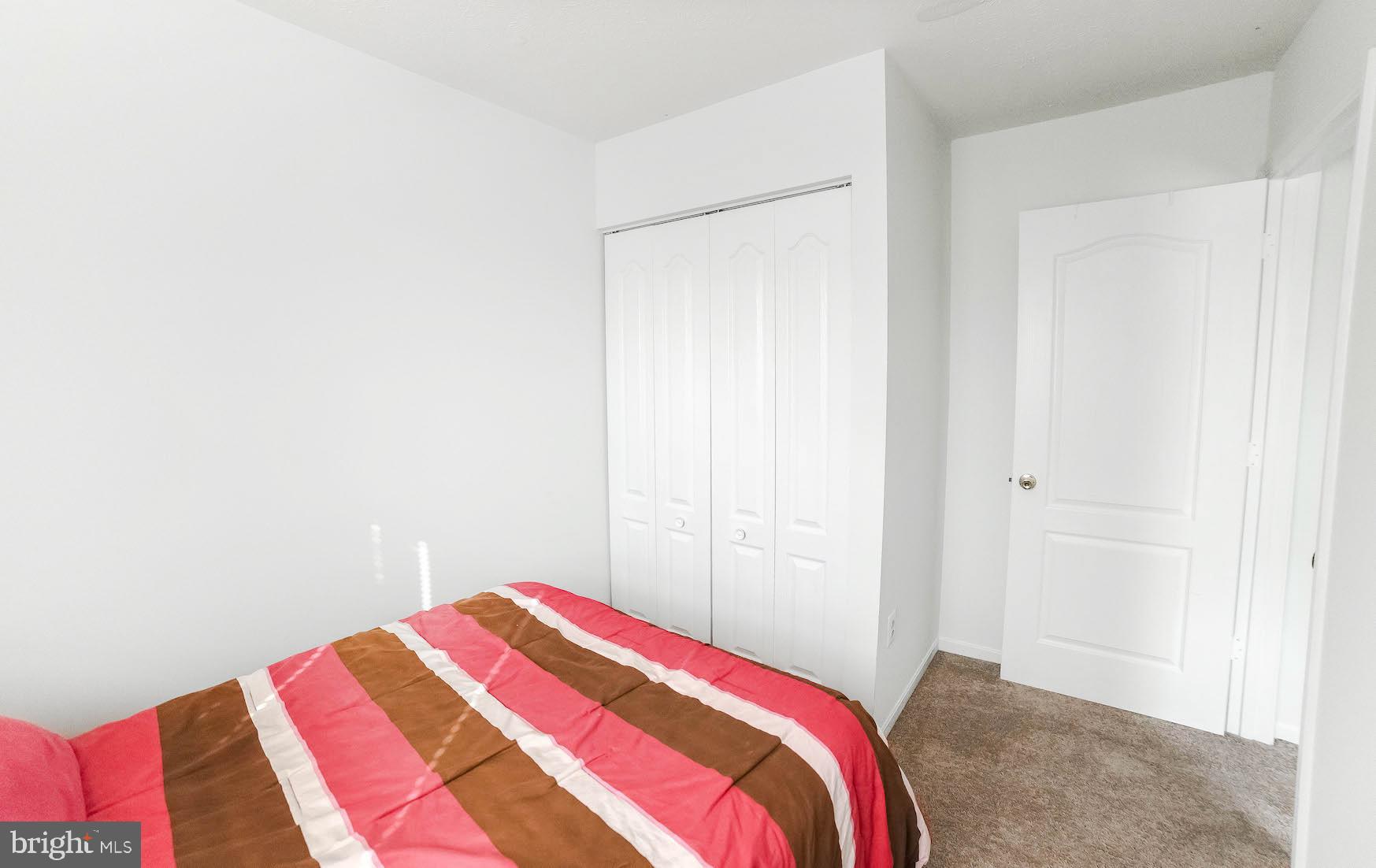 LAUREL GLEN - Residential