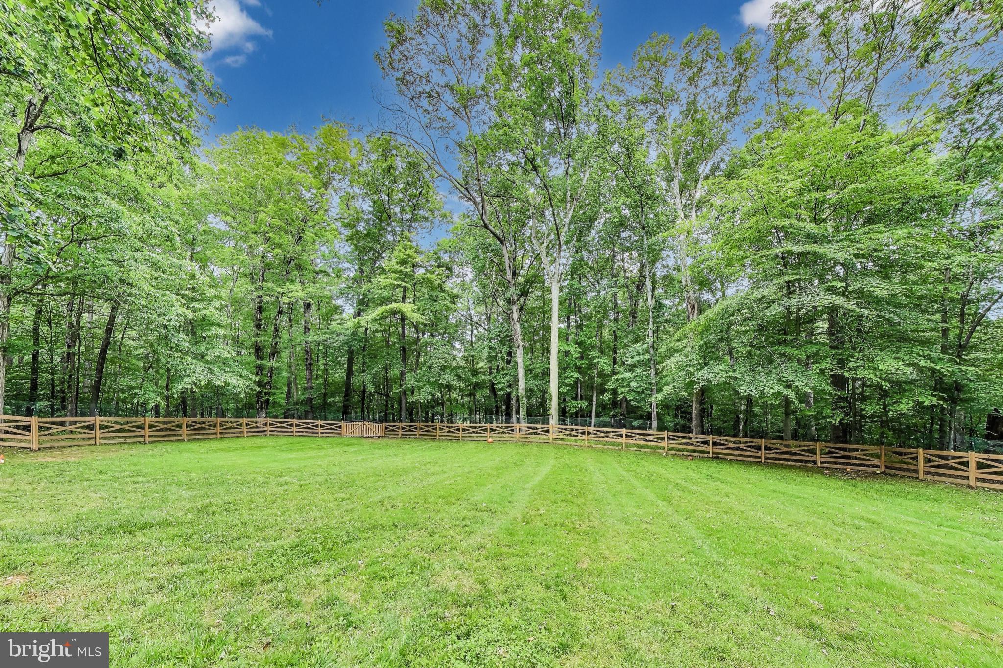 NEAR CLIFTON - Residential