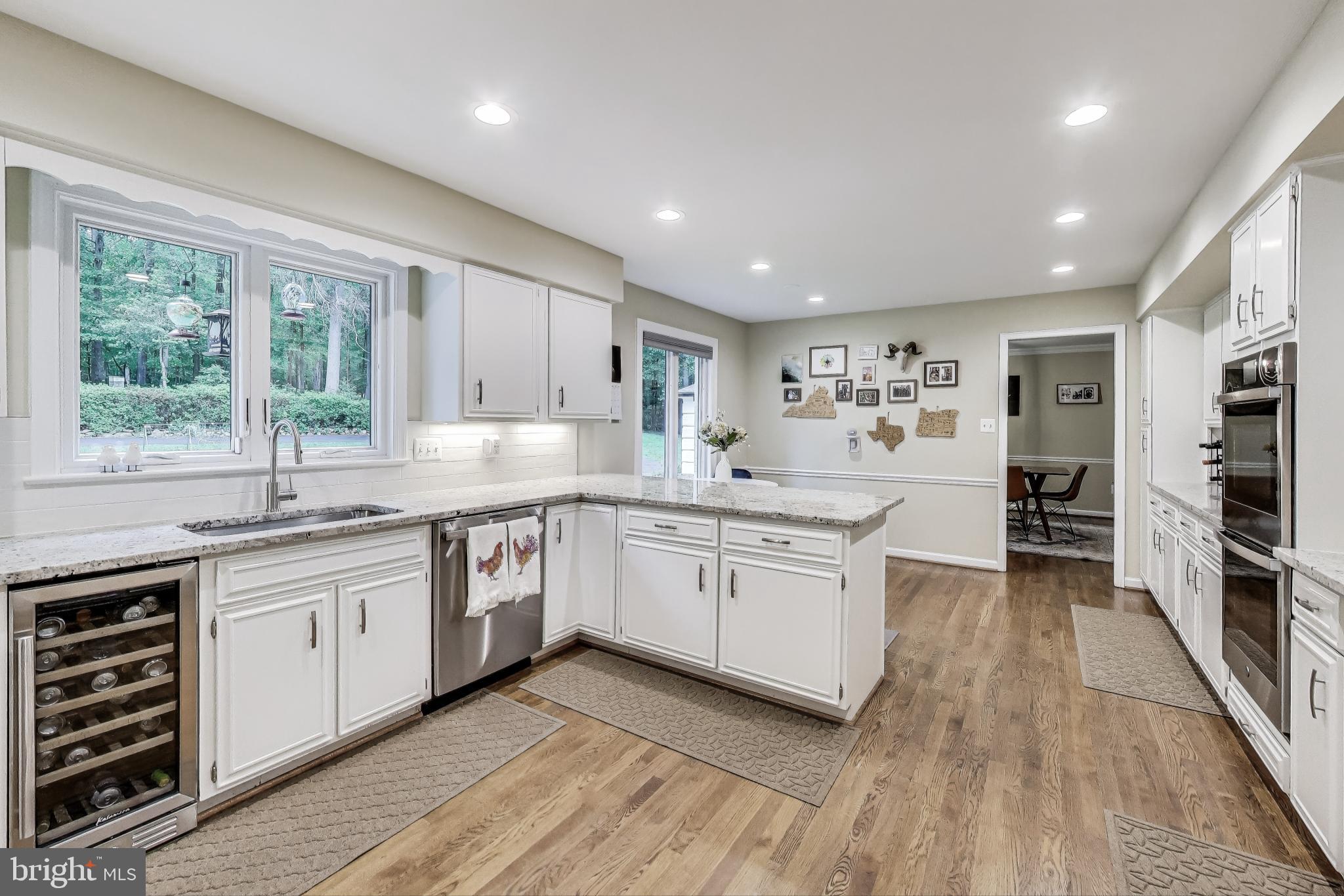 NEAR CLIFTON - Residential