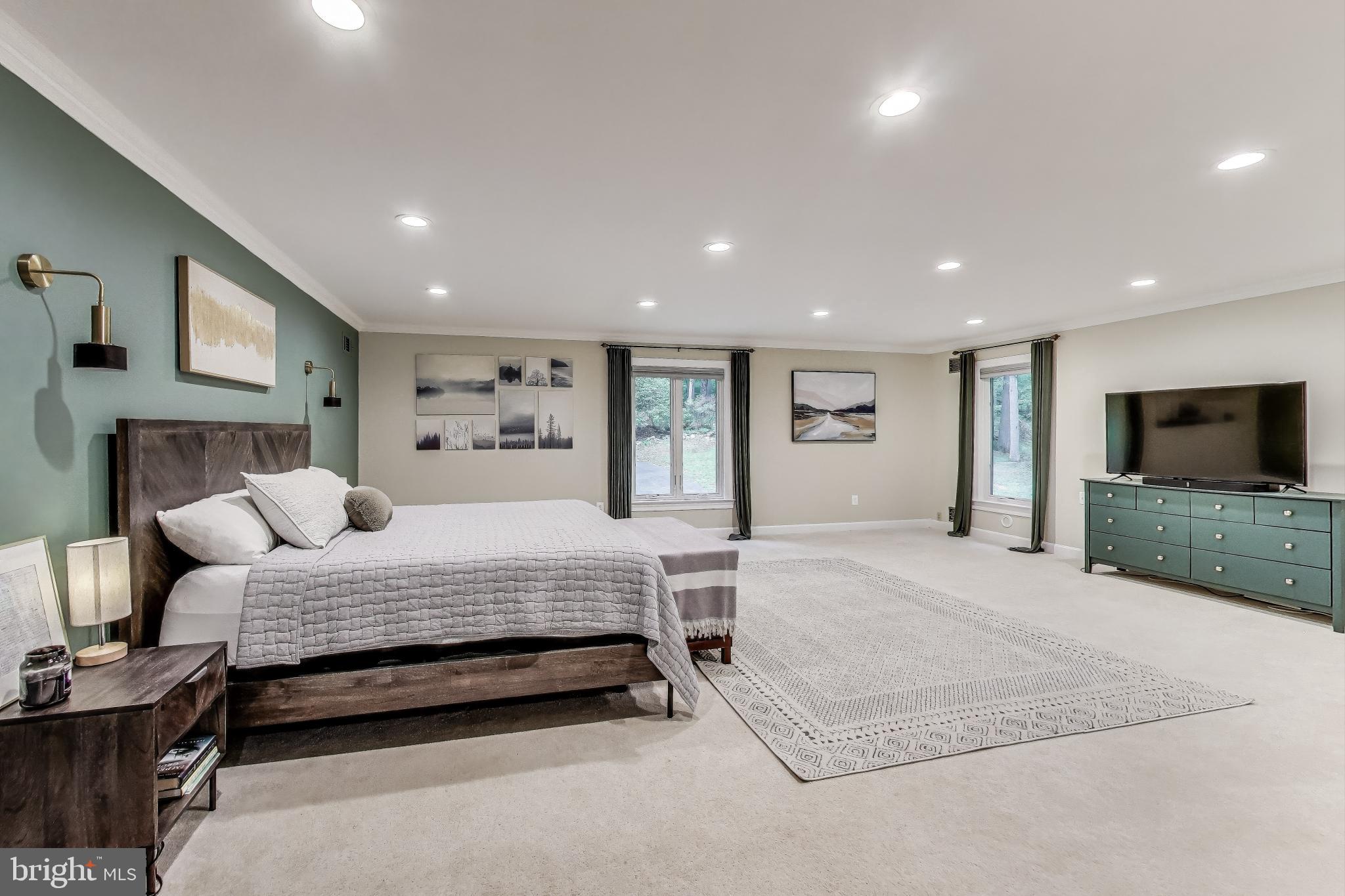 NEAR CLIFTON - Residential