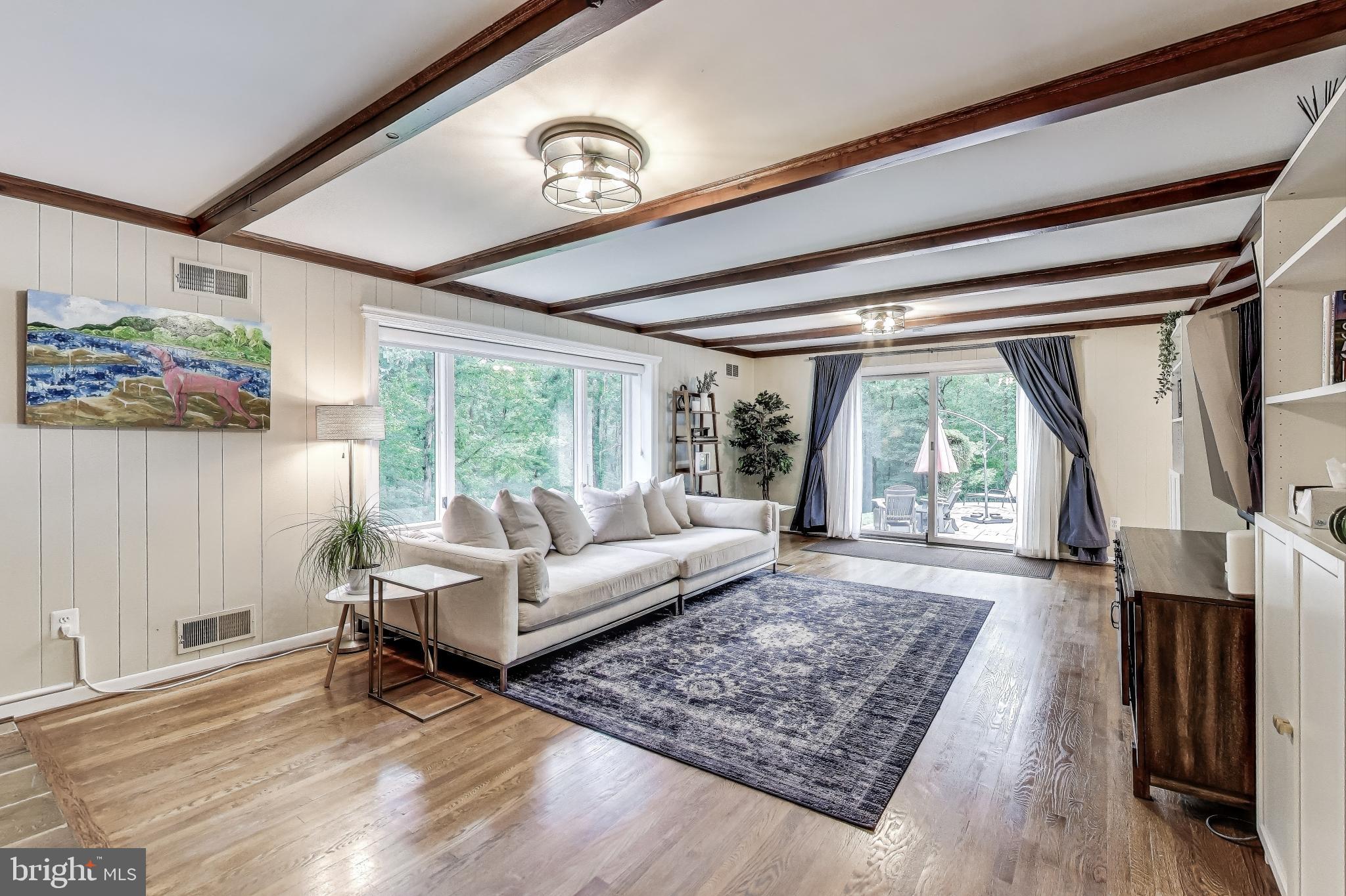 NEAR CLIFTON - Residential