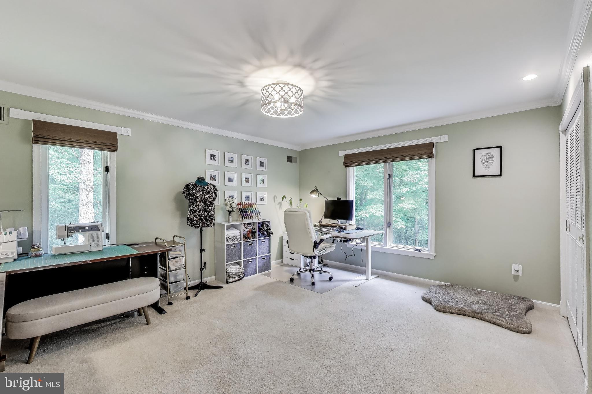 NEAR CLIFTON - Residential