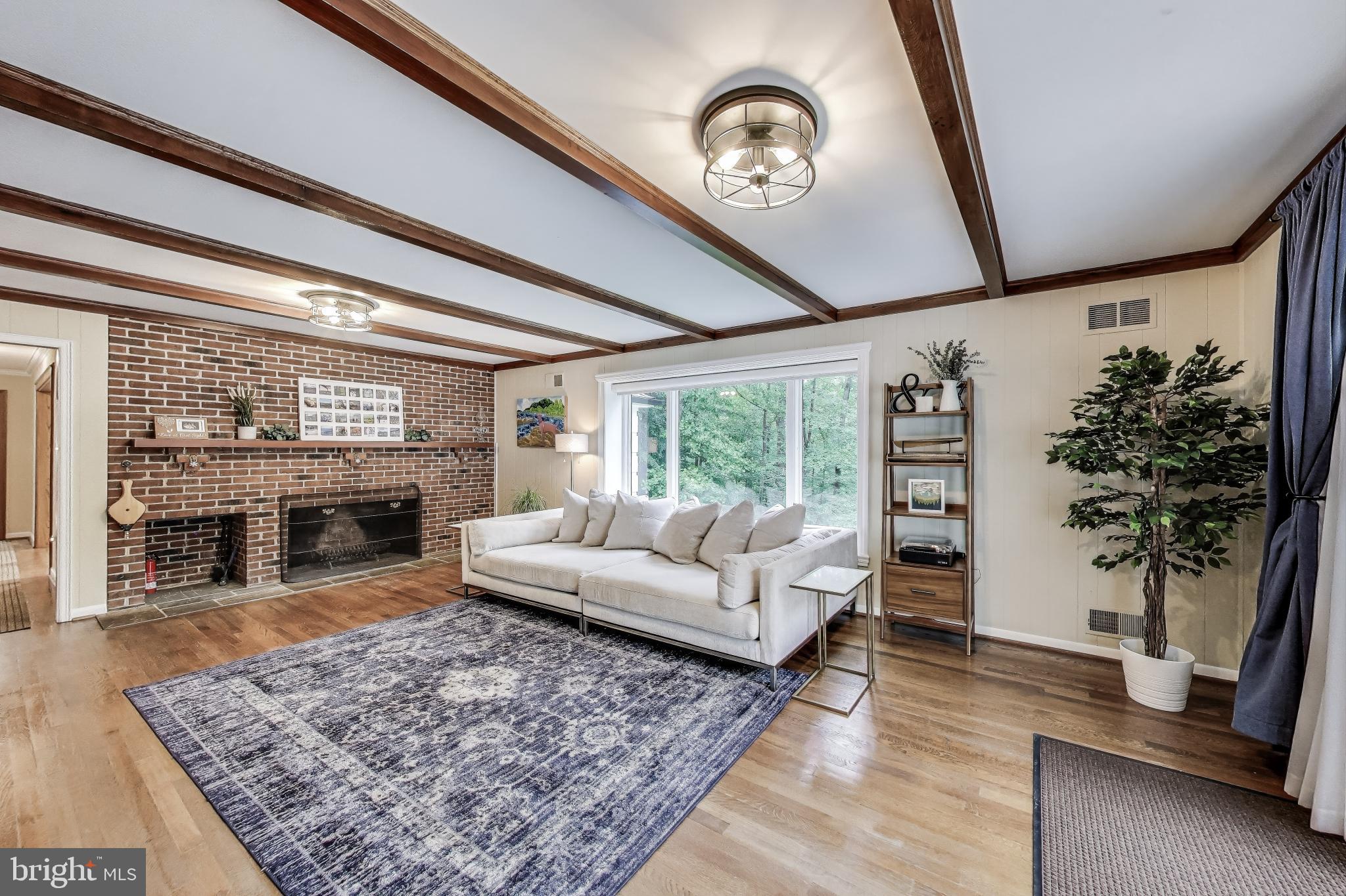 NEAR CLIFTON - Residential