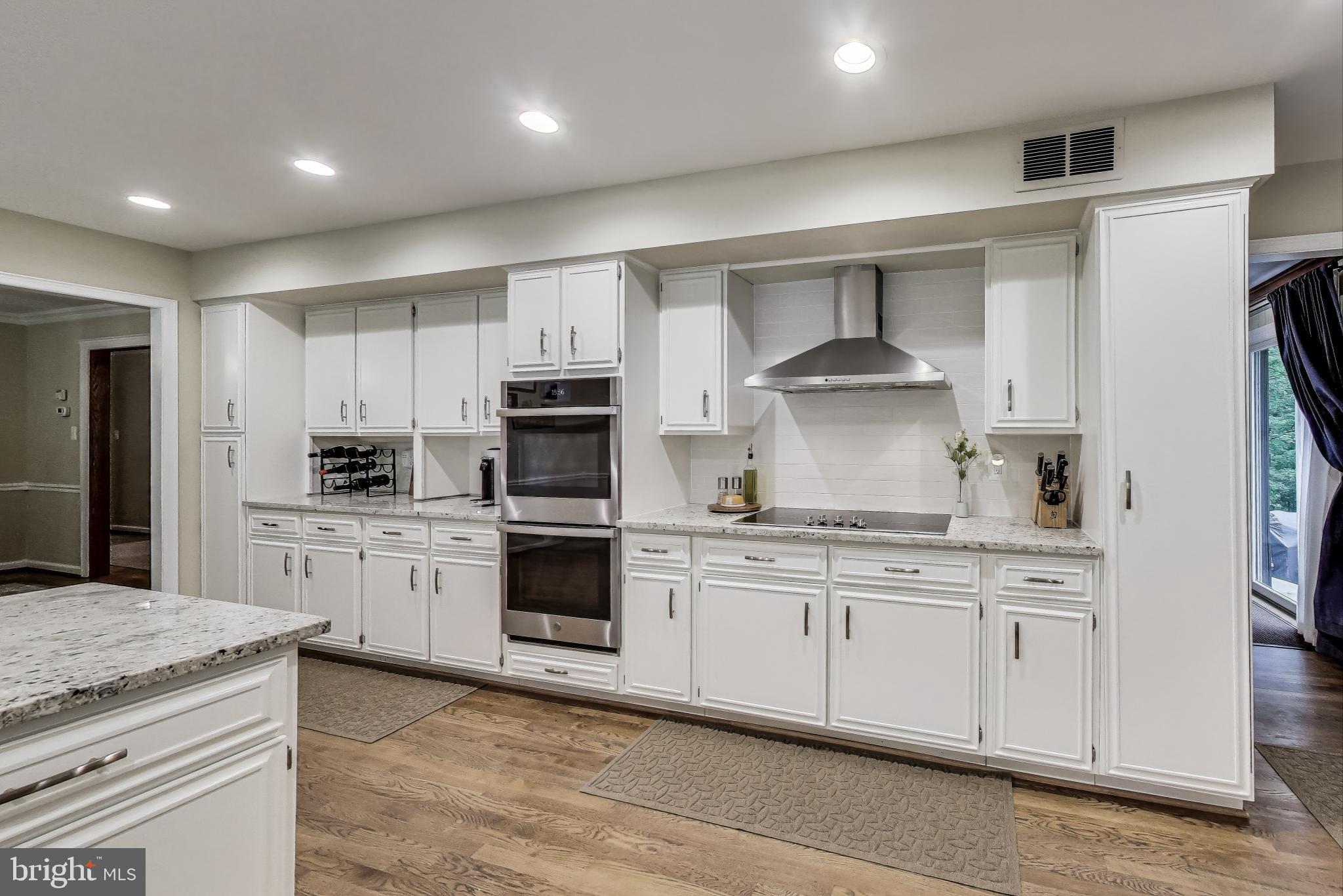 NEAR CLIFTON - Residential