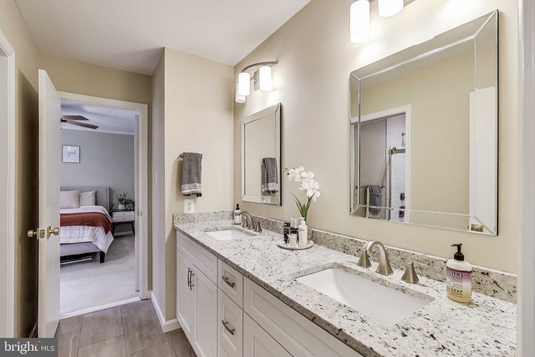 NEAR CLIFTON - Residential