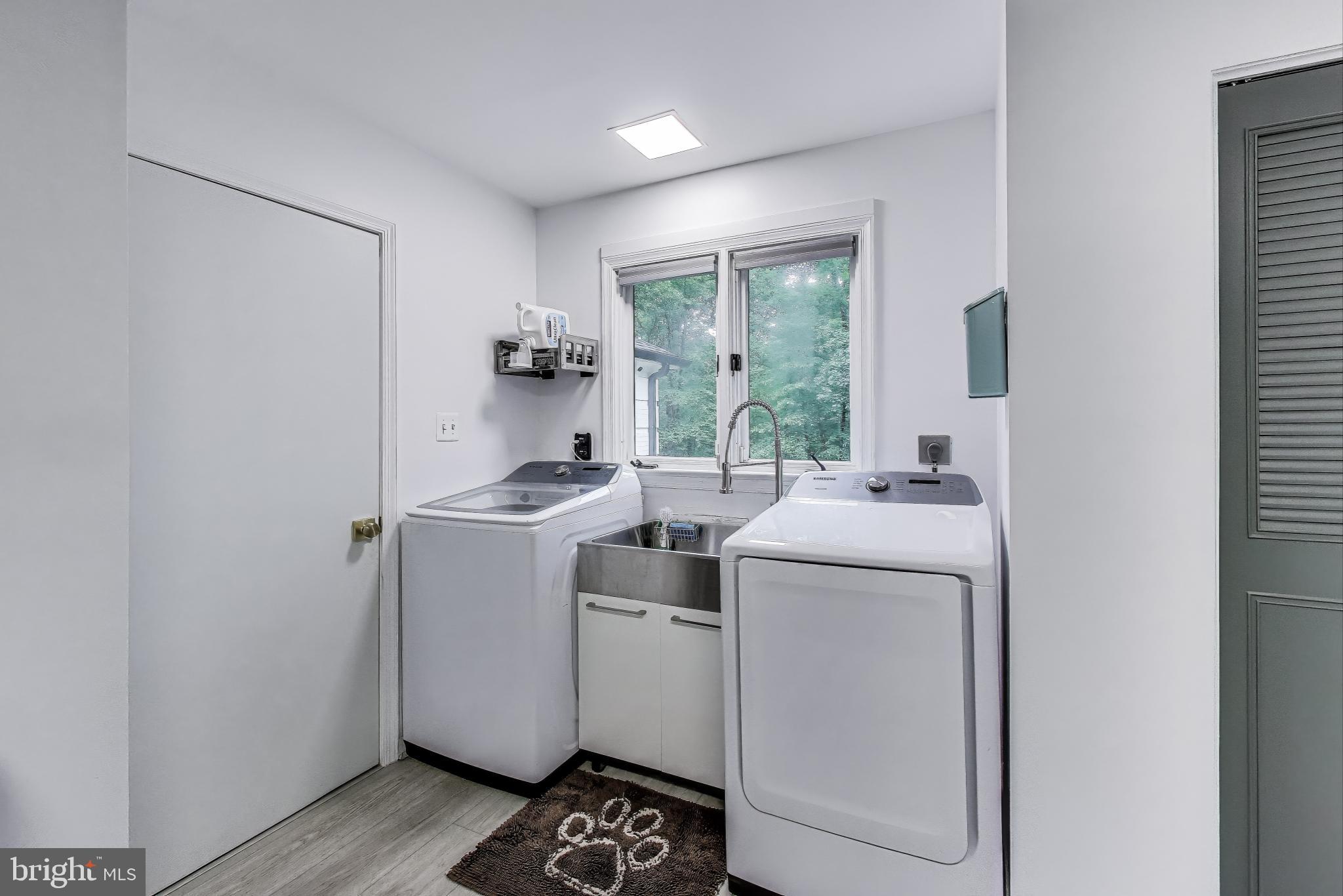 NEAR CLIFTON - Residential