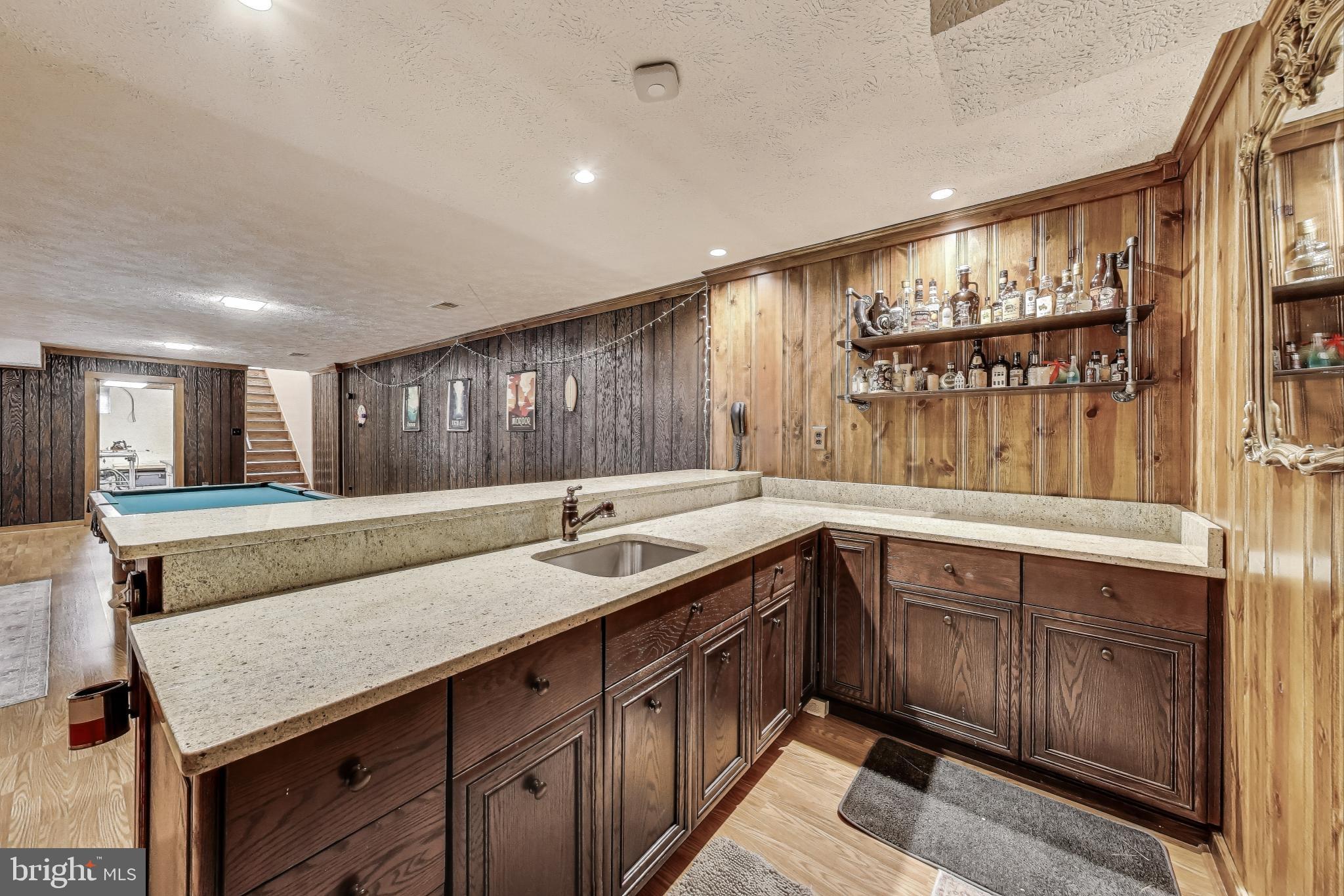 NEAR CLIFTON - Residential