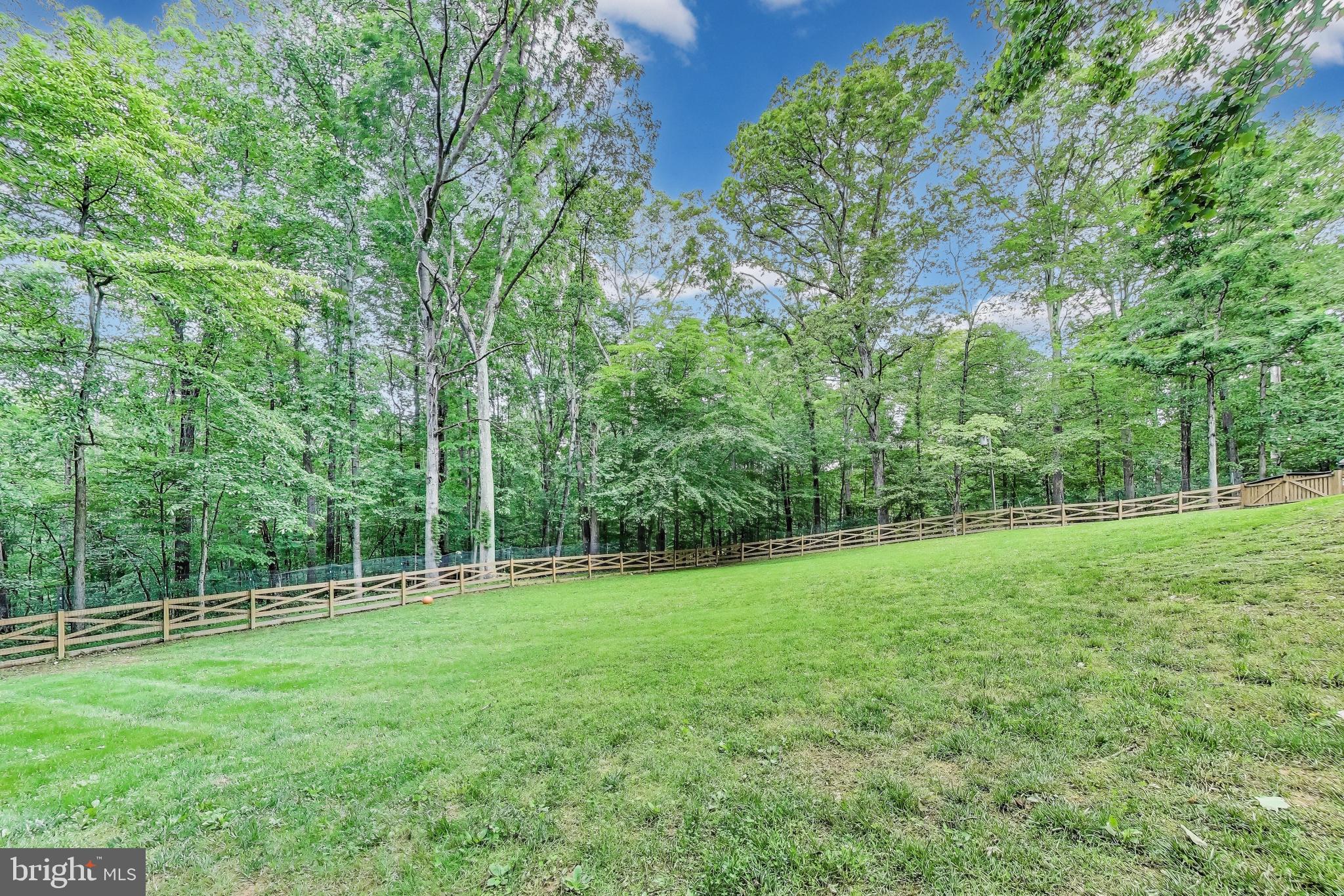 NEAR CLIFTON - Residential