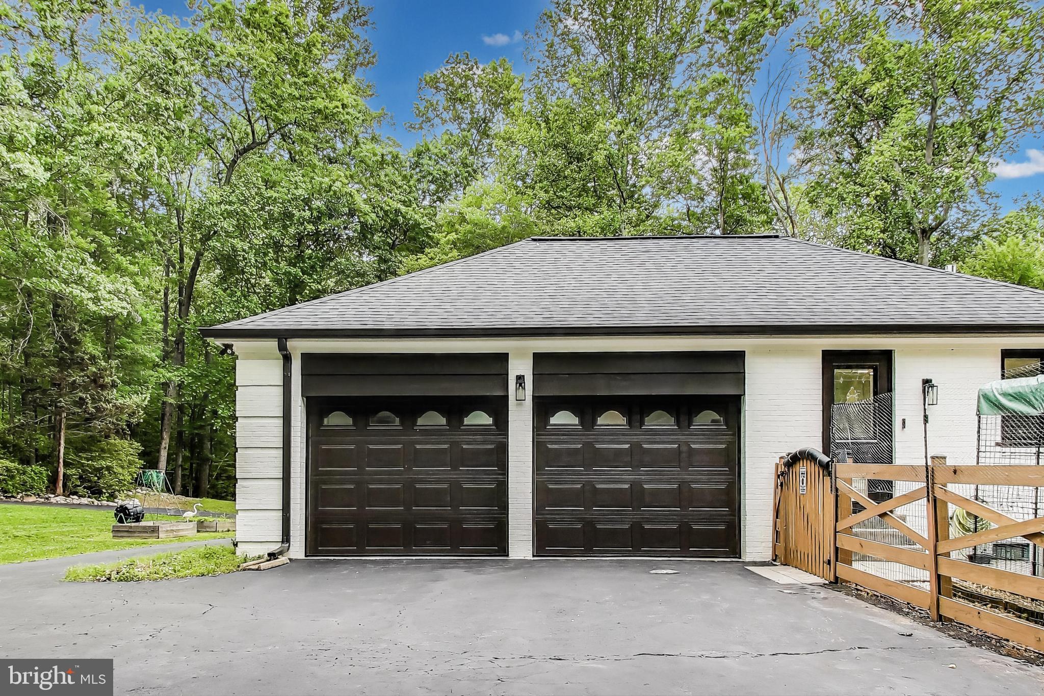 NEAR CLIFTON - Residential