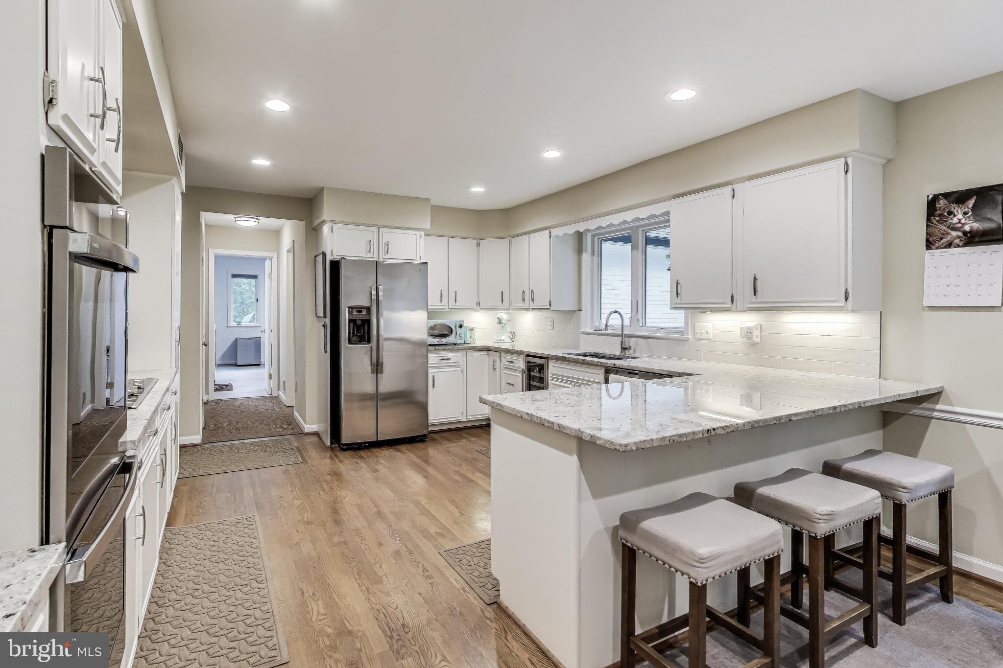 NEAR CLIFTON - Residential