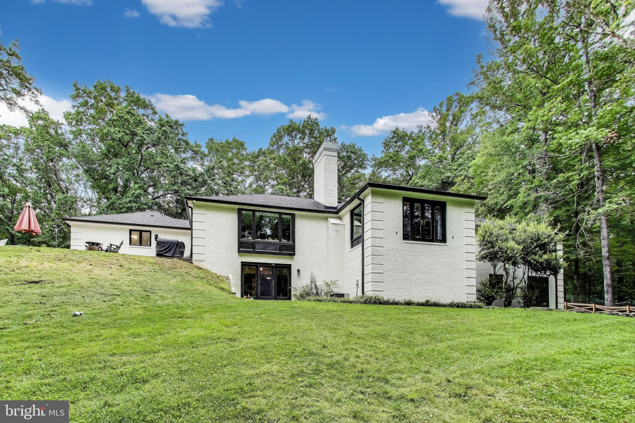 NEAR CLIFTON - Residential