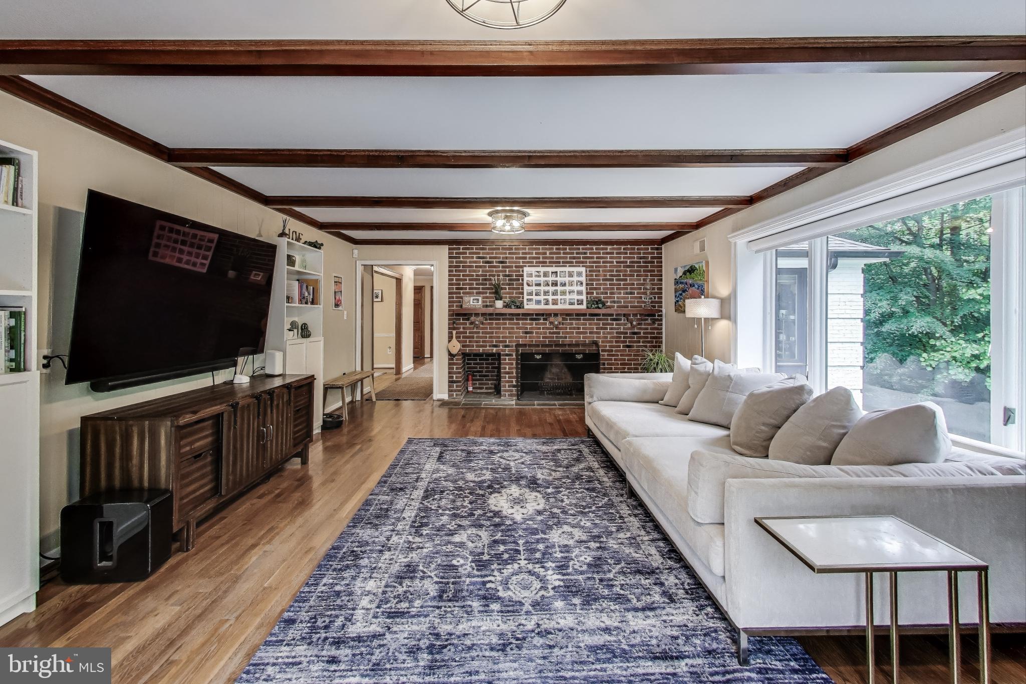 NEAR CLIFTON - Residential