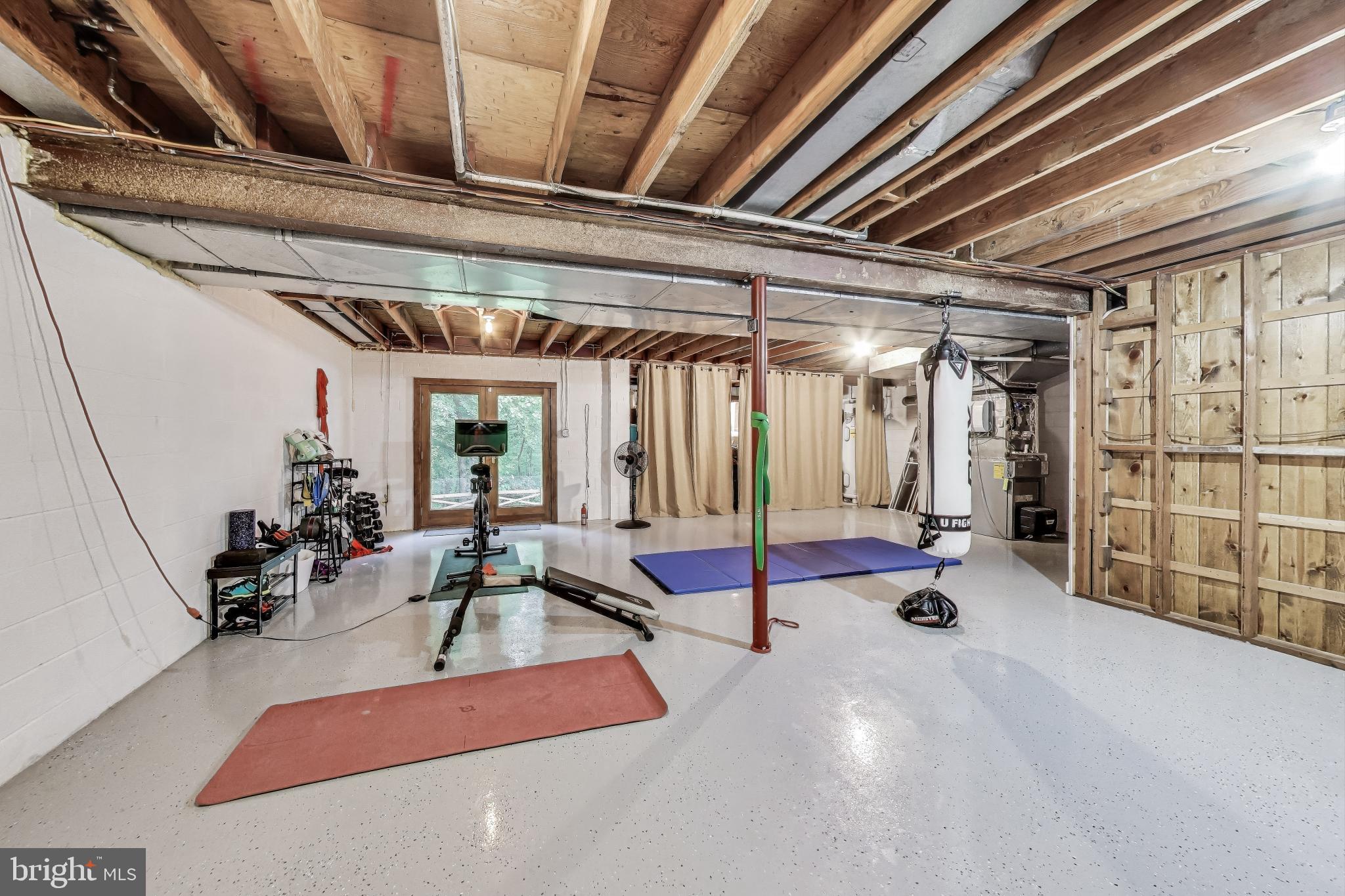 NEAR CLIFTON - Residential