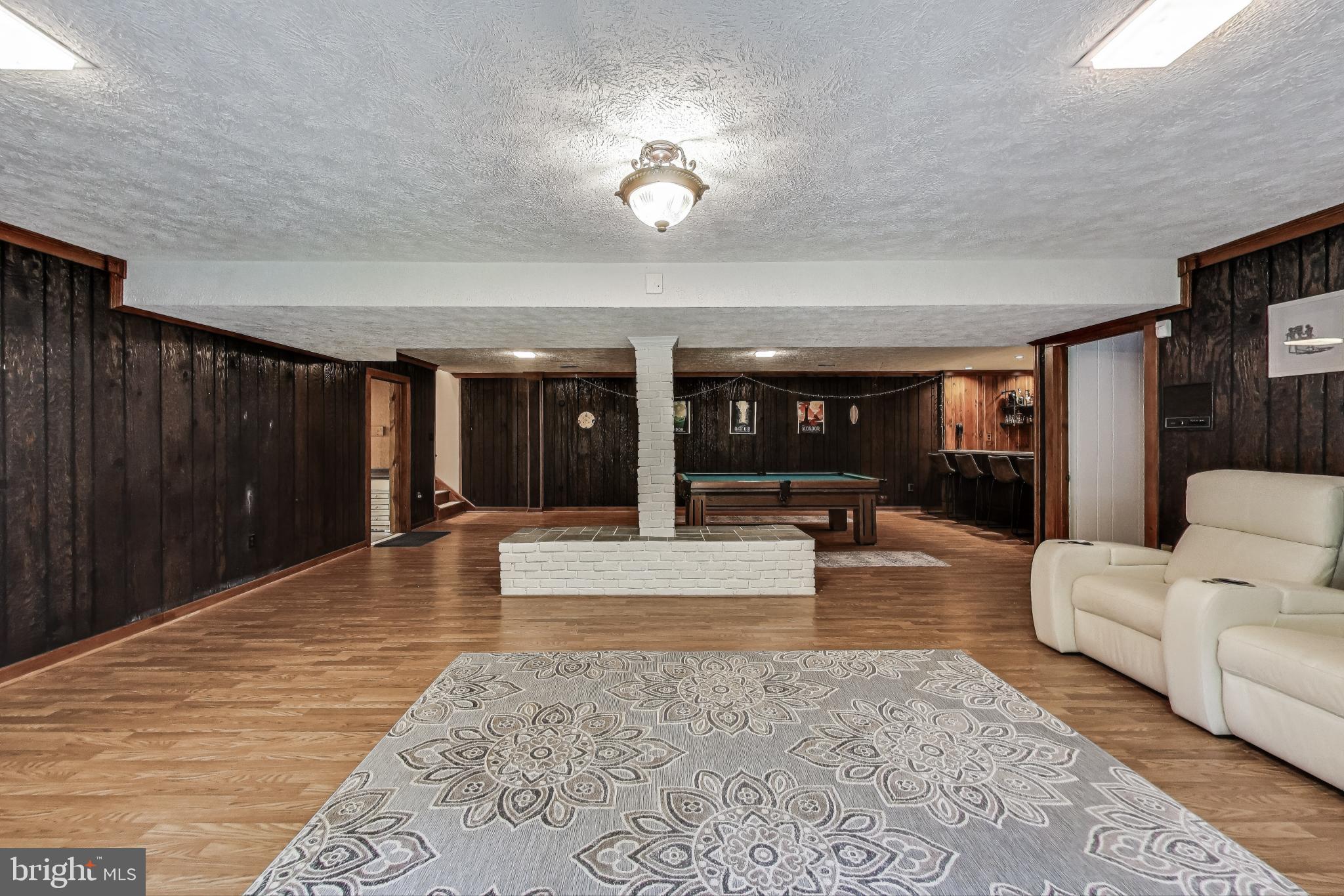 NEAR CLIFTON - Residential