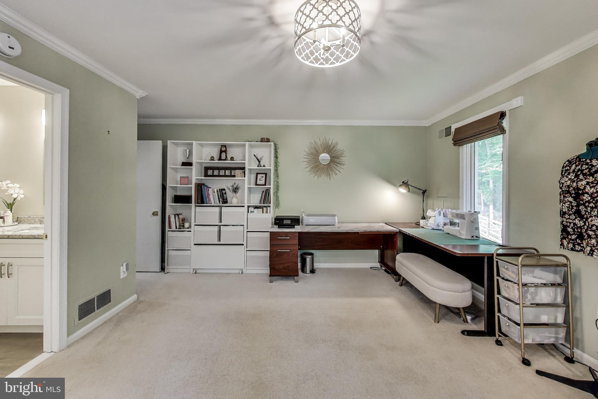 NEAR CLIFTON - Residential