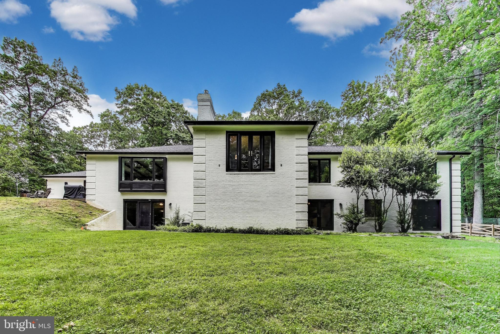 NEAR CLIFTON - Residential