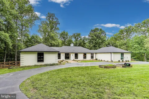 7007 Clifton Road, Clifton, VA MLS: VAFX2243194