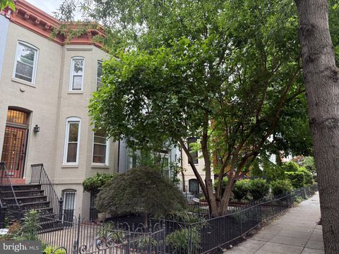 Photo of 1914 11th Street NW, WASHINGTON, DC 20001 (MLS # DCDC2262470)