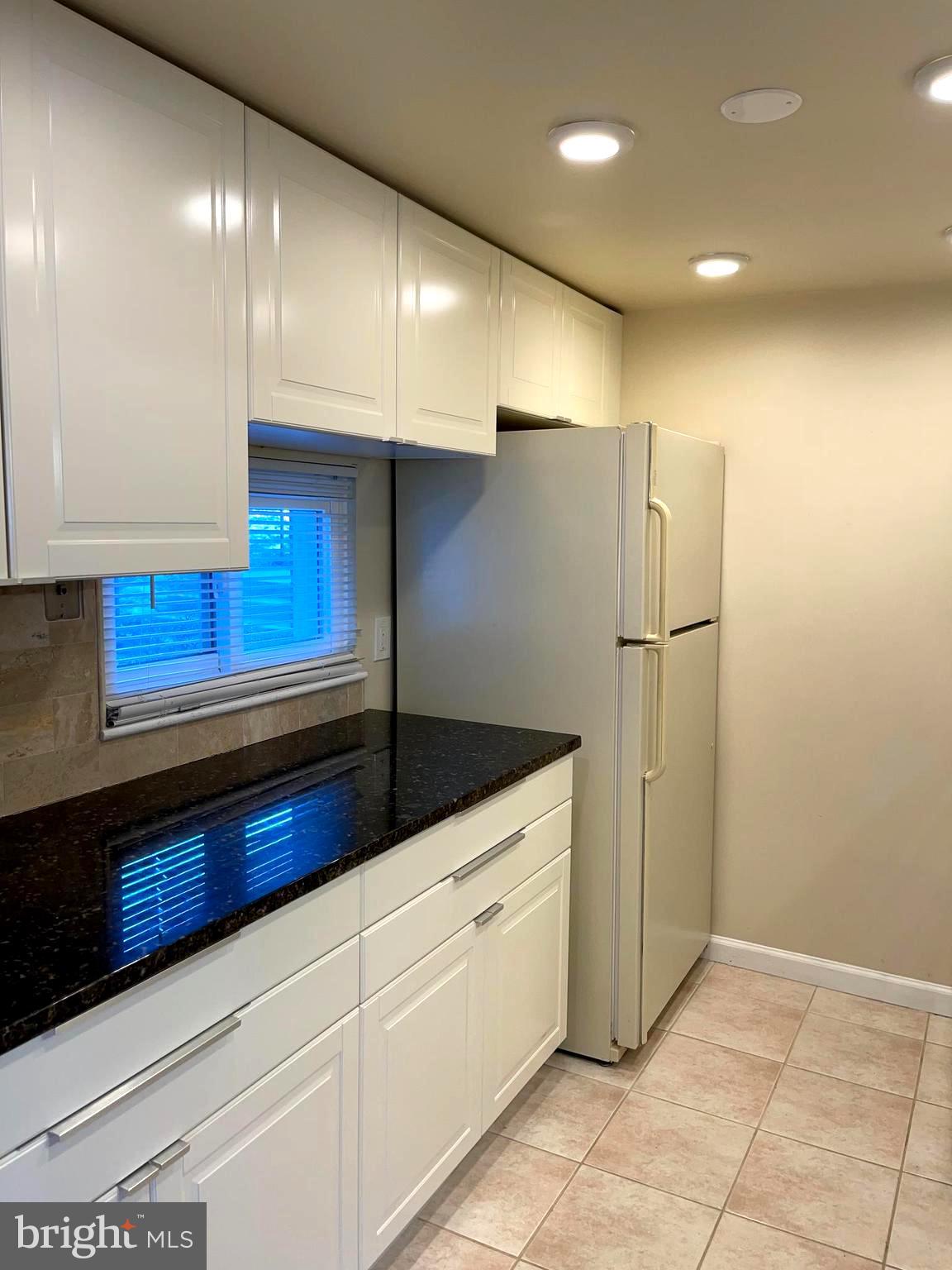 LEISURE WORLD - Residential Lease