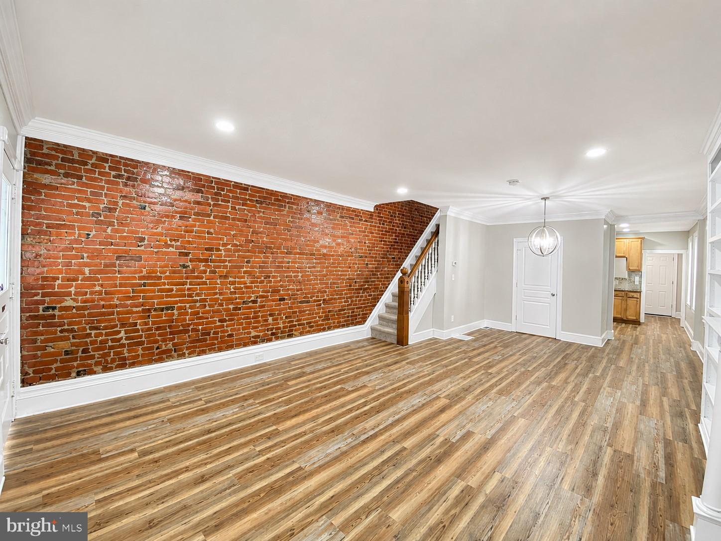 505 MCCABE AVENUE