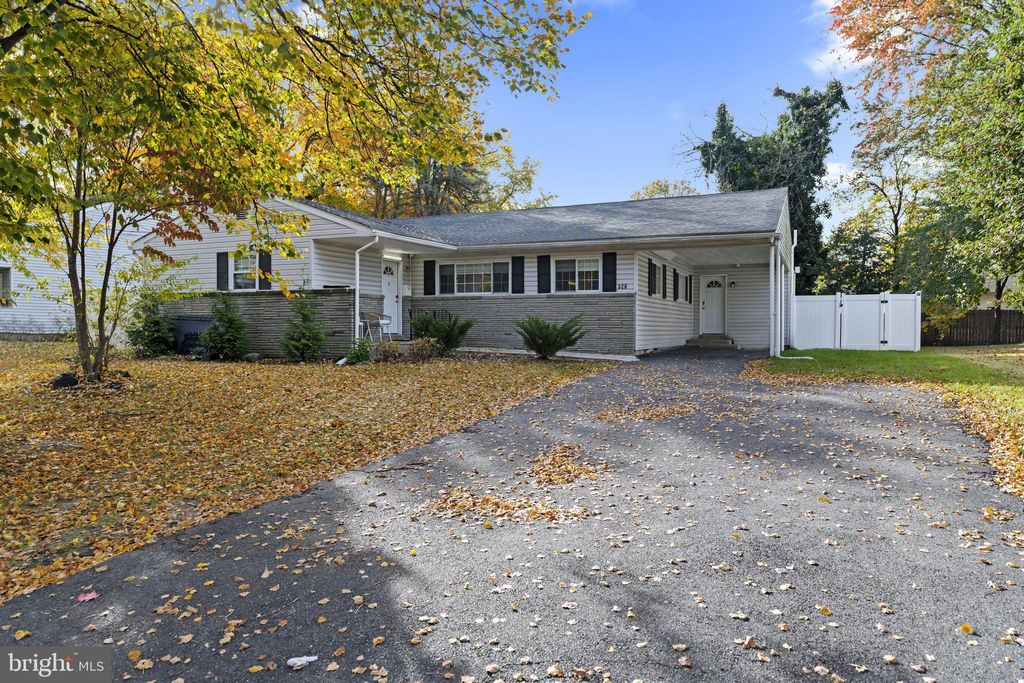 Photo of 328 Browning Lane, CHERRY HILL, NJ 08003 (MLS # NJCD2105170)