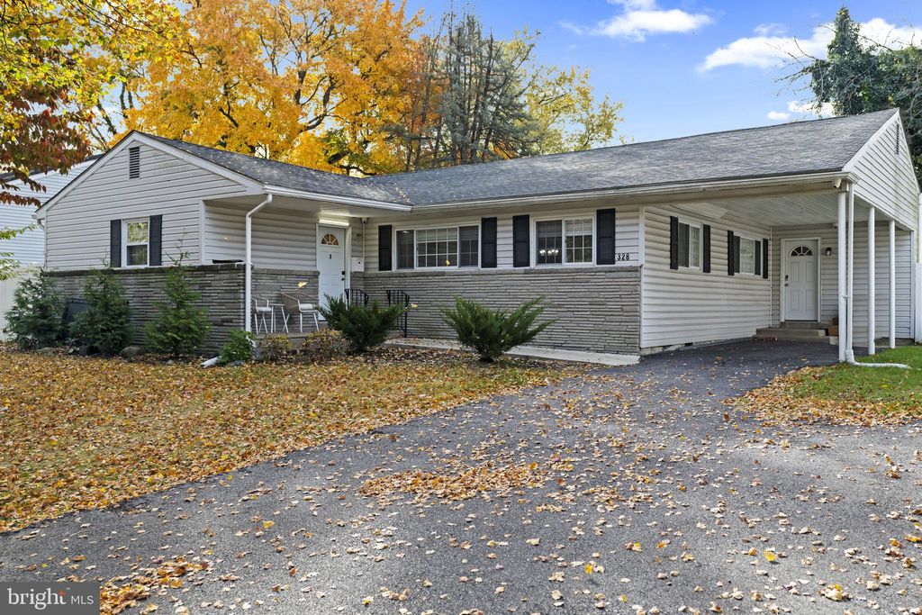 Photo of 328 Browning Lane, CHERRY HILL, NJ 08003 (MLS # NJCD2105170)