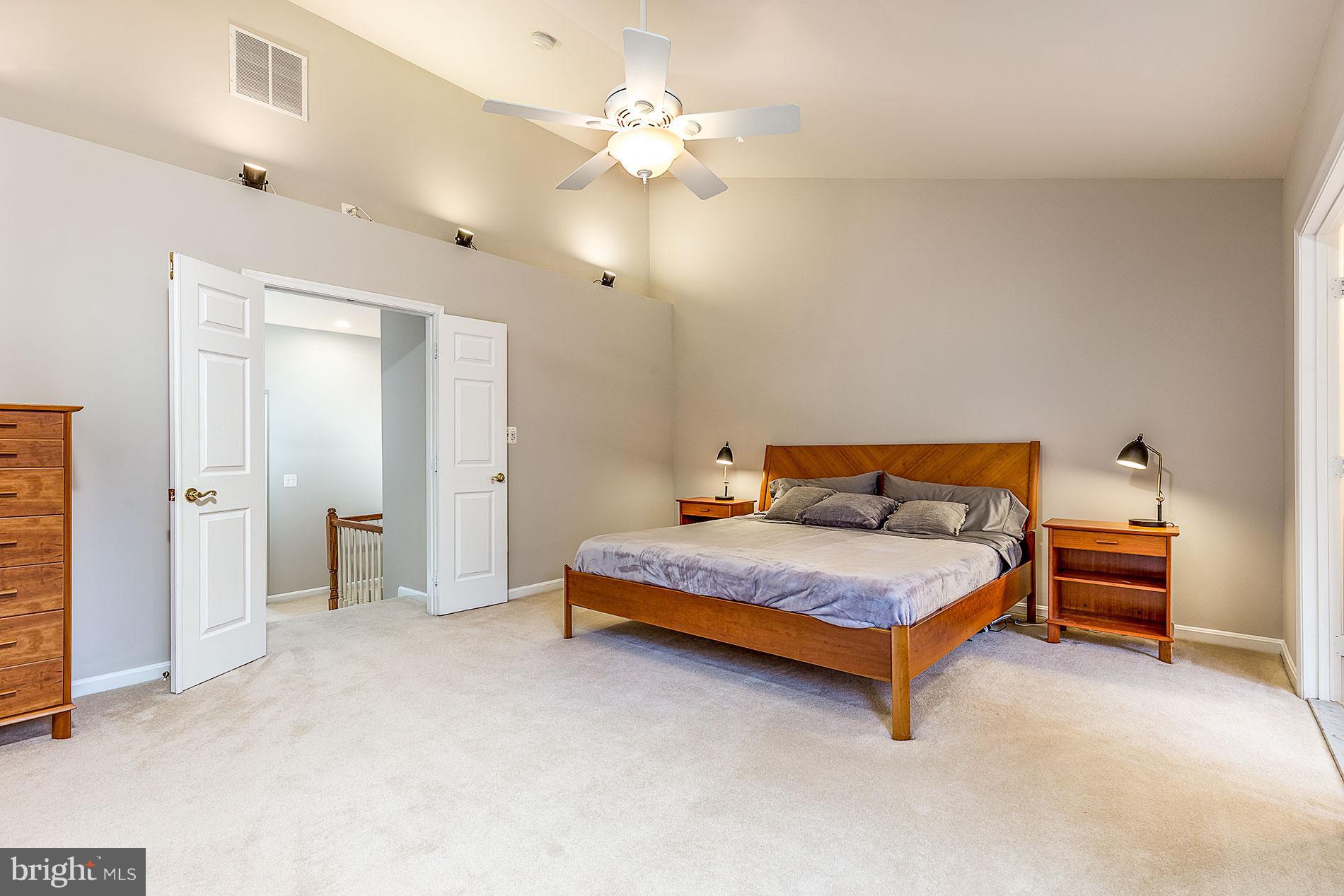 CREEKSIDE - Residential