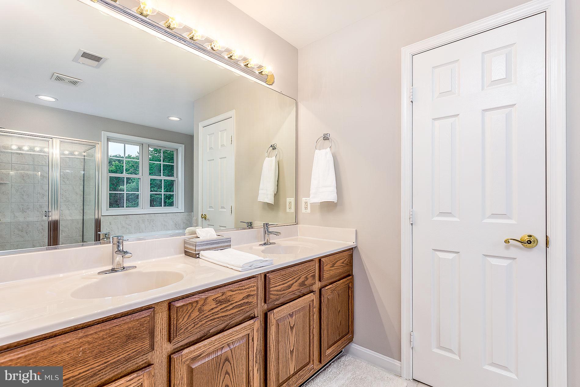 CREEKSIDE - Residential