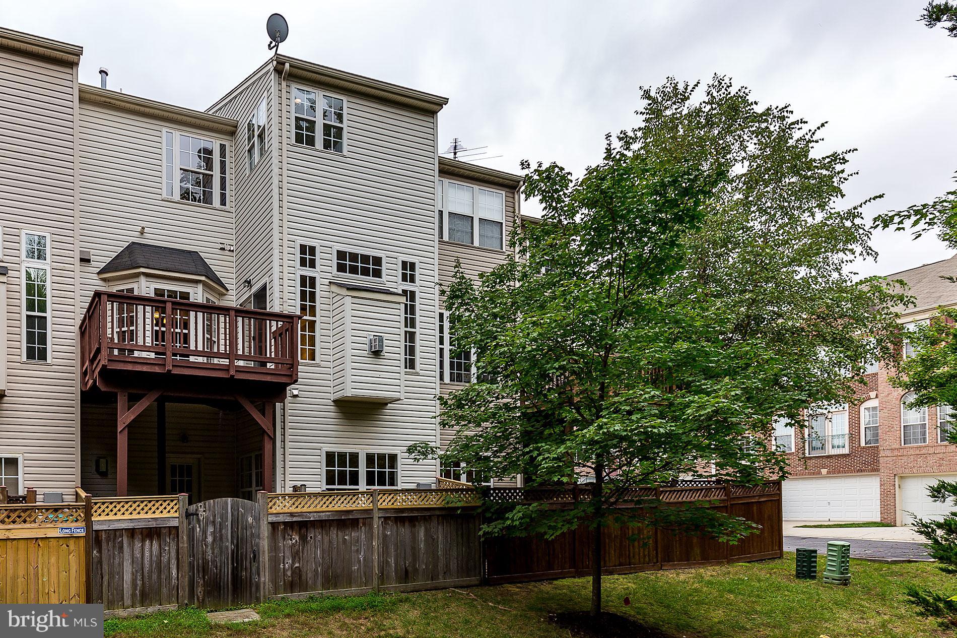 CREEKSIDE - Residential