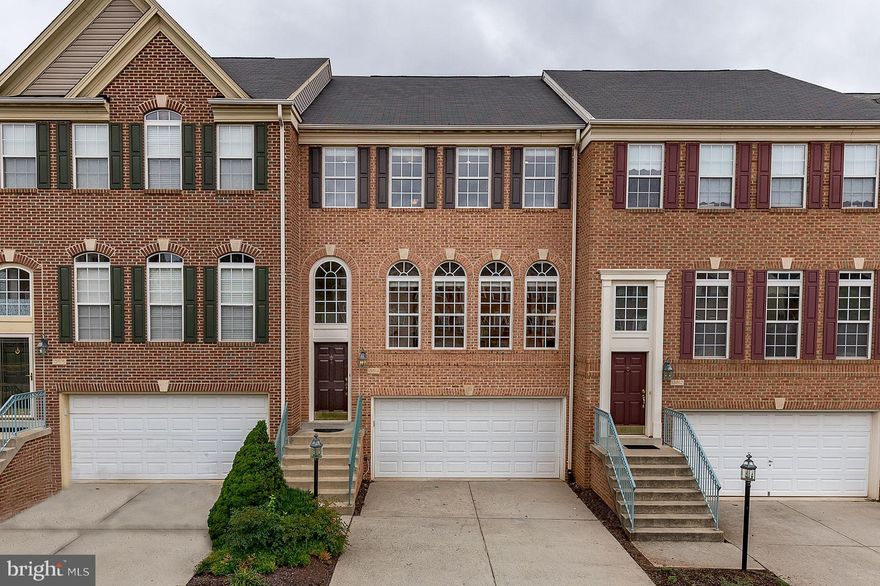 Gorgeous 4 BR 3.5 BA TH in the Creekside neighborhood. Over 2,100 sq ft of bright & airy living space. Brand new solid oak wood flooring. Formal LR & DR. Open KIT & FR w/ gas fireplace. Spacious MSTR BR w/ dual walk in closets & updated MSTR BA. LL w/ living space, gas fireplace, full BA & 4th BR. Beautiful backyard backs to mature trees. Excellent Oak Hill location. Convenient commuter access.