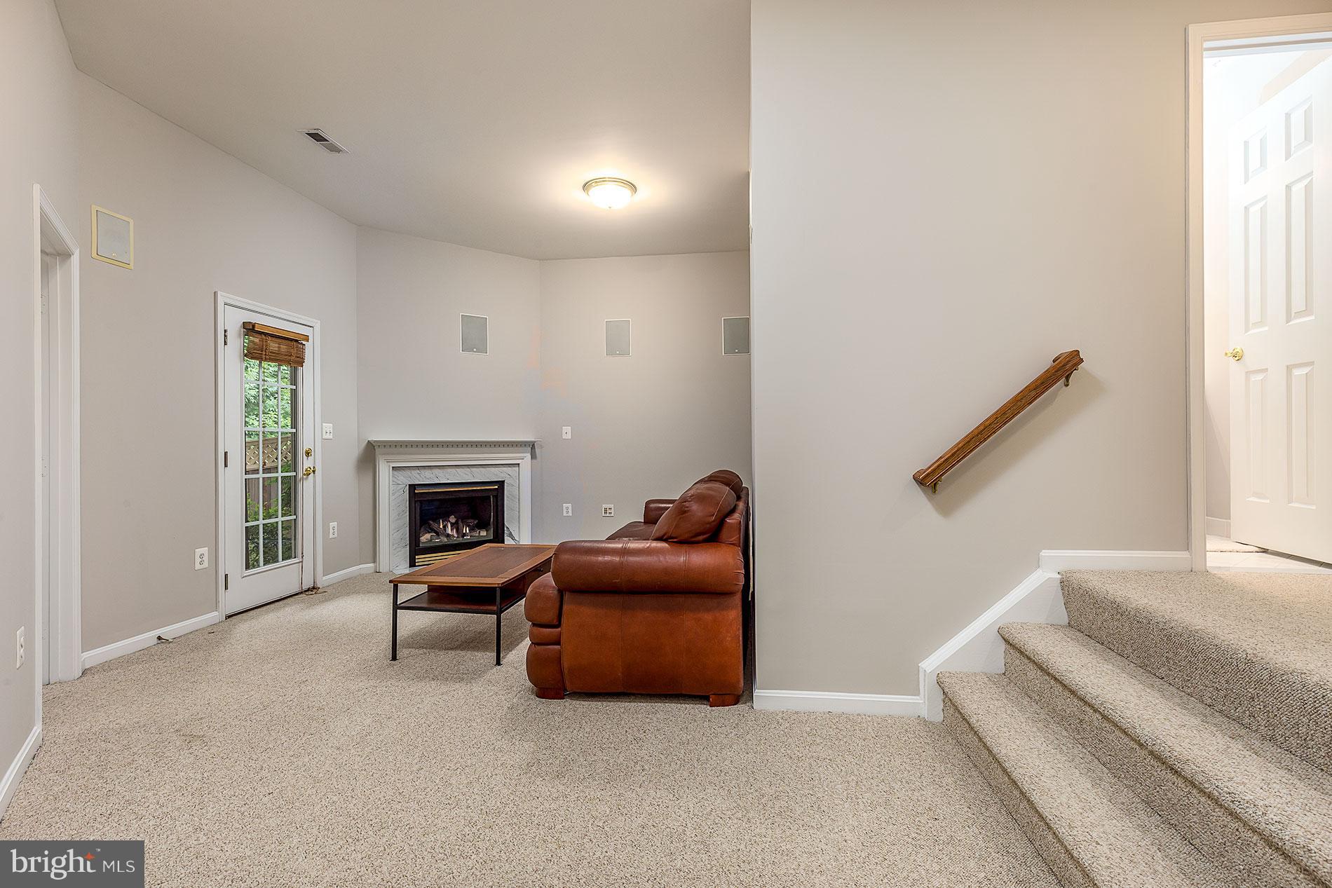 CREEKSIDE - Residential