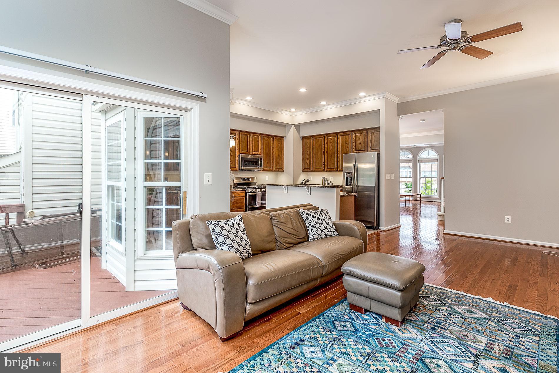 CREEKSIDE - Residential