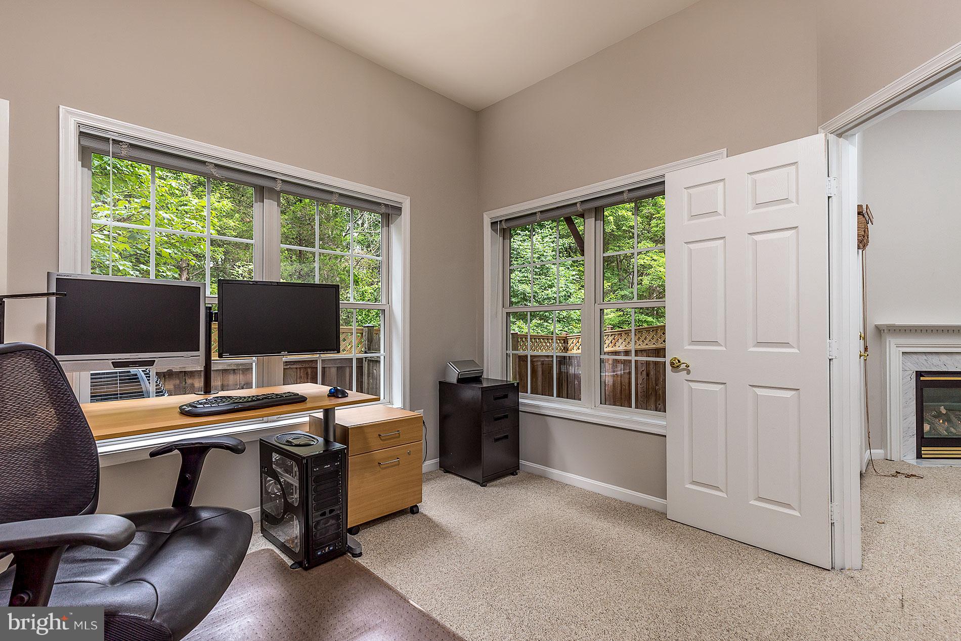 CREEKSIDE - Residential