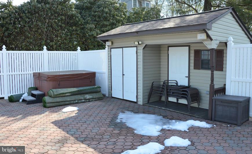 CRESSWELL GARDENS - Residential