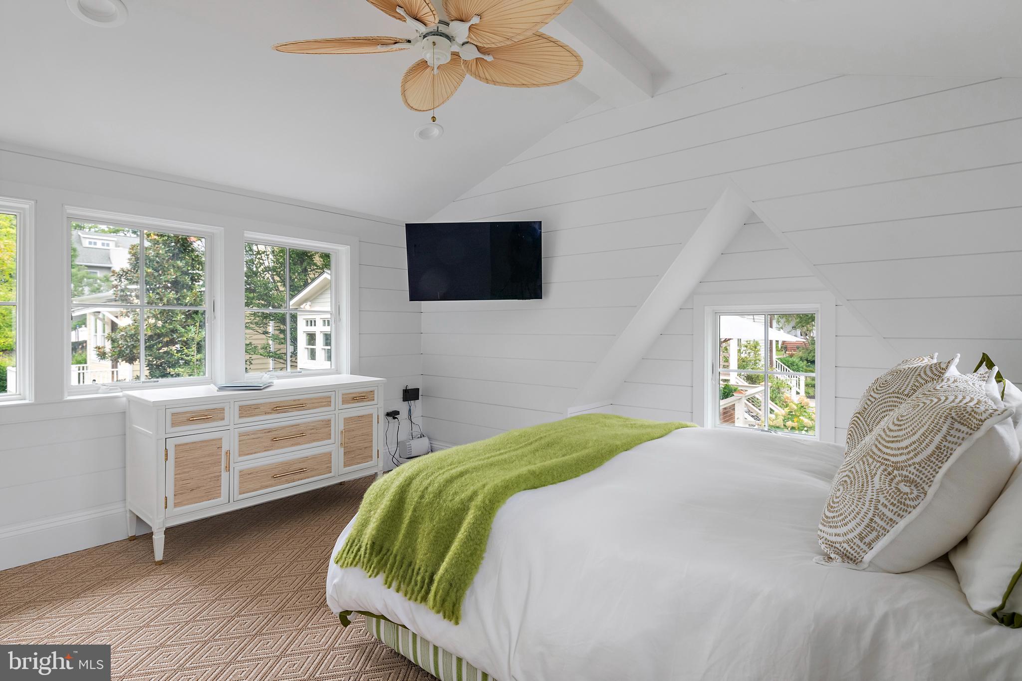 MURRAY HILL - Residential