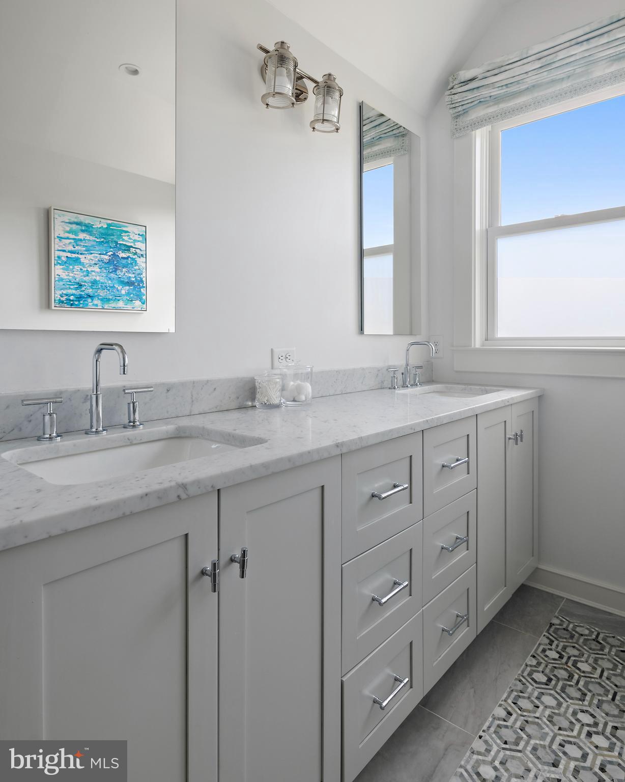 MURRAY HILL - Residential