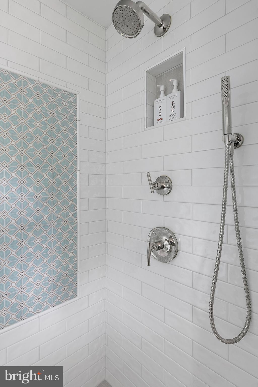 MURRAY HILL - Residential