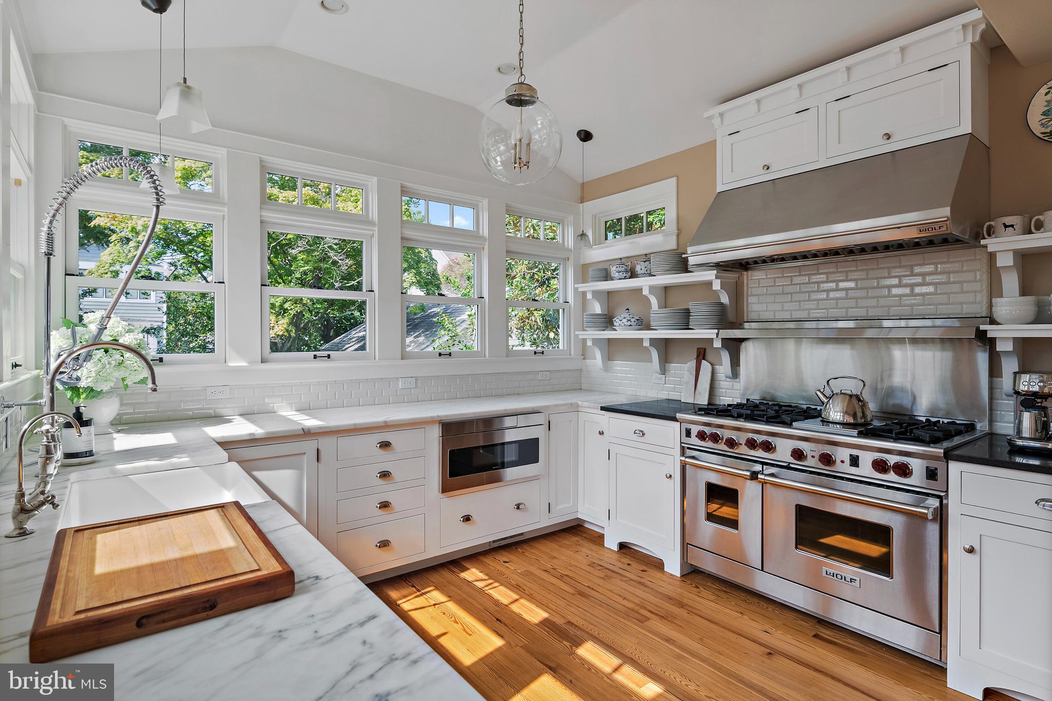 MURRAY HILL - Residential