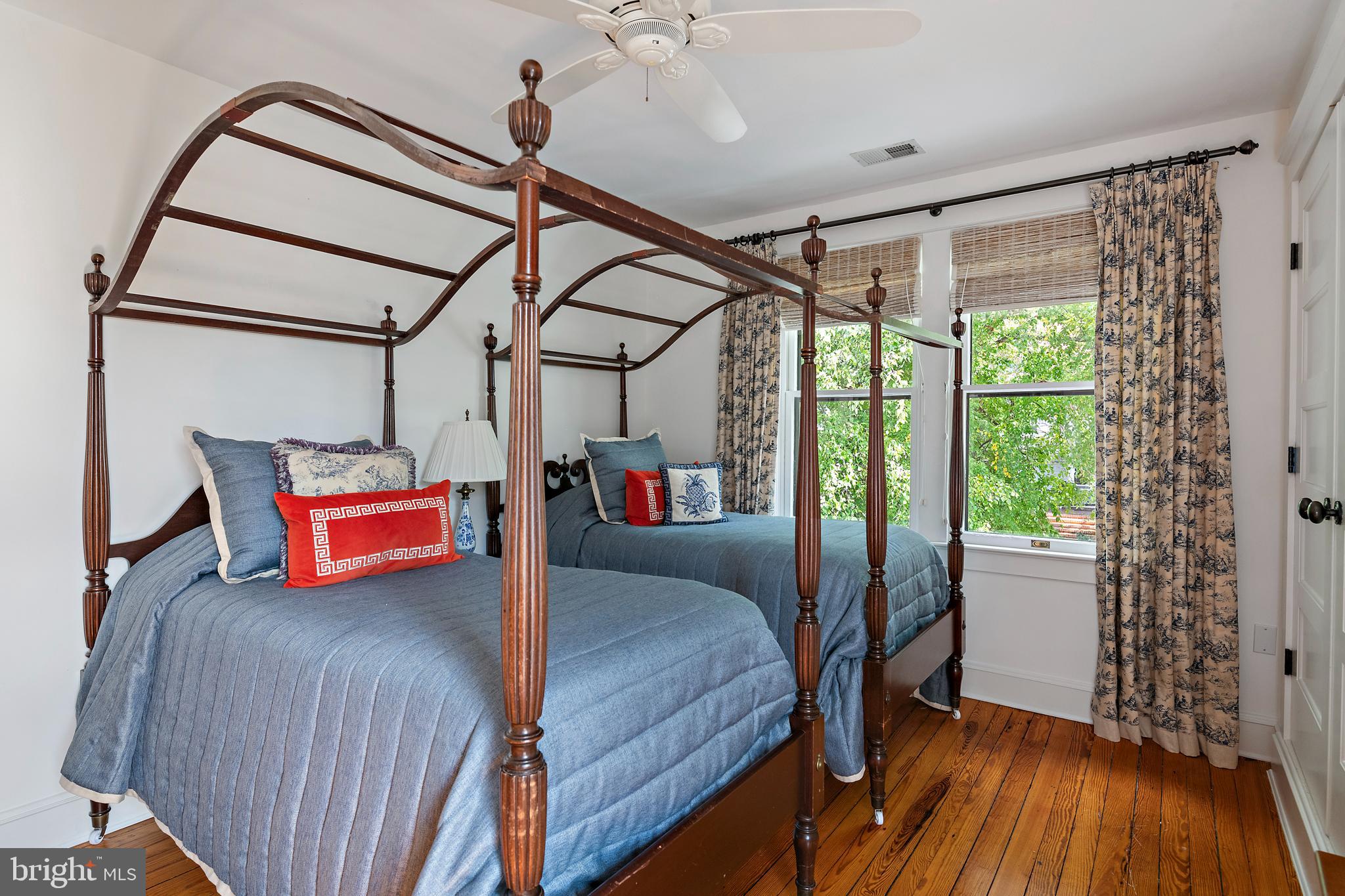 MURRAY HILL - Residential