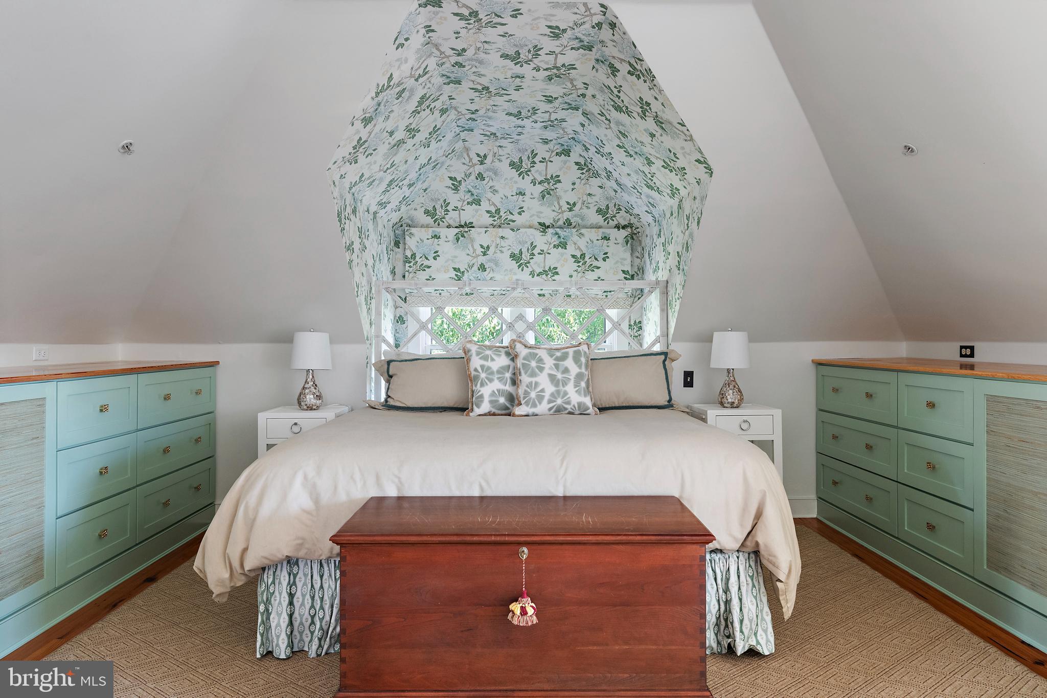 MURRAY HILL - Residential