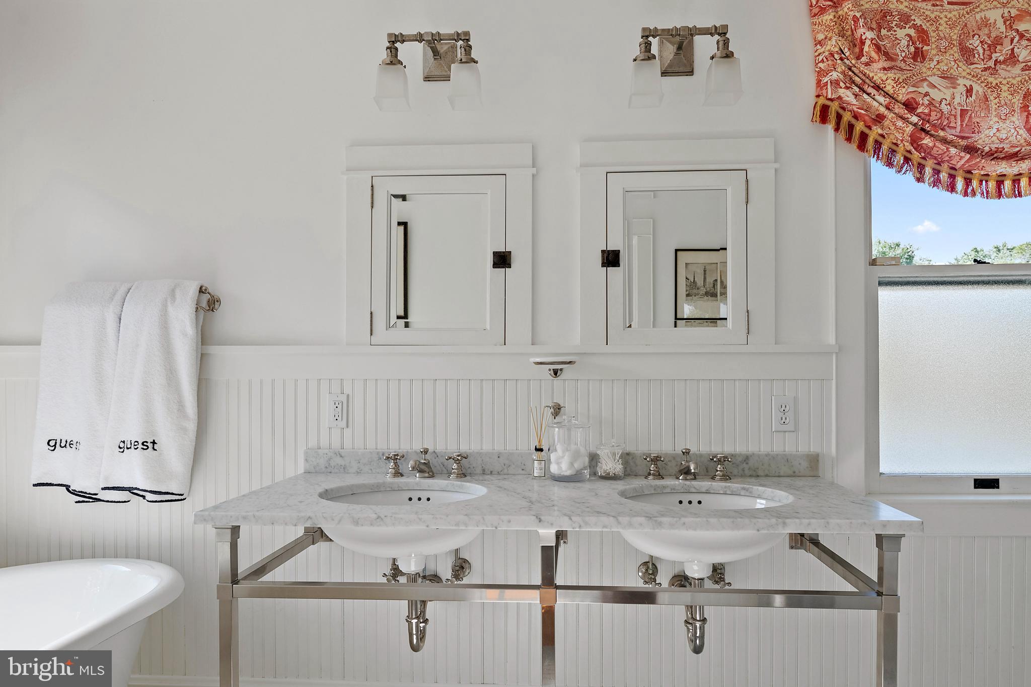 MURRAY HILL - Residential