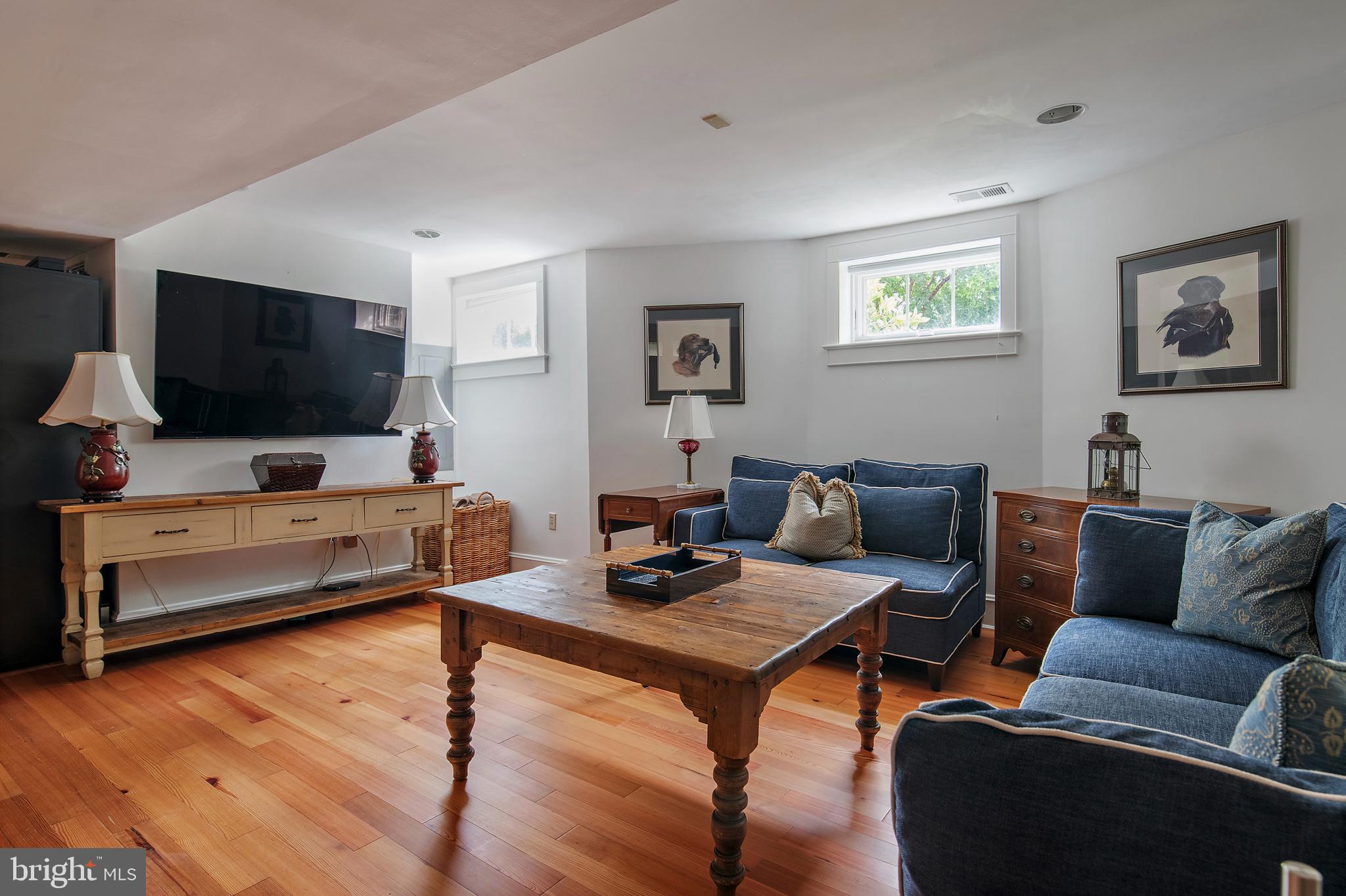 MURRAY HILL - Residential