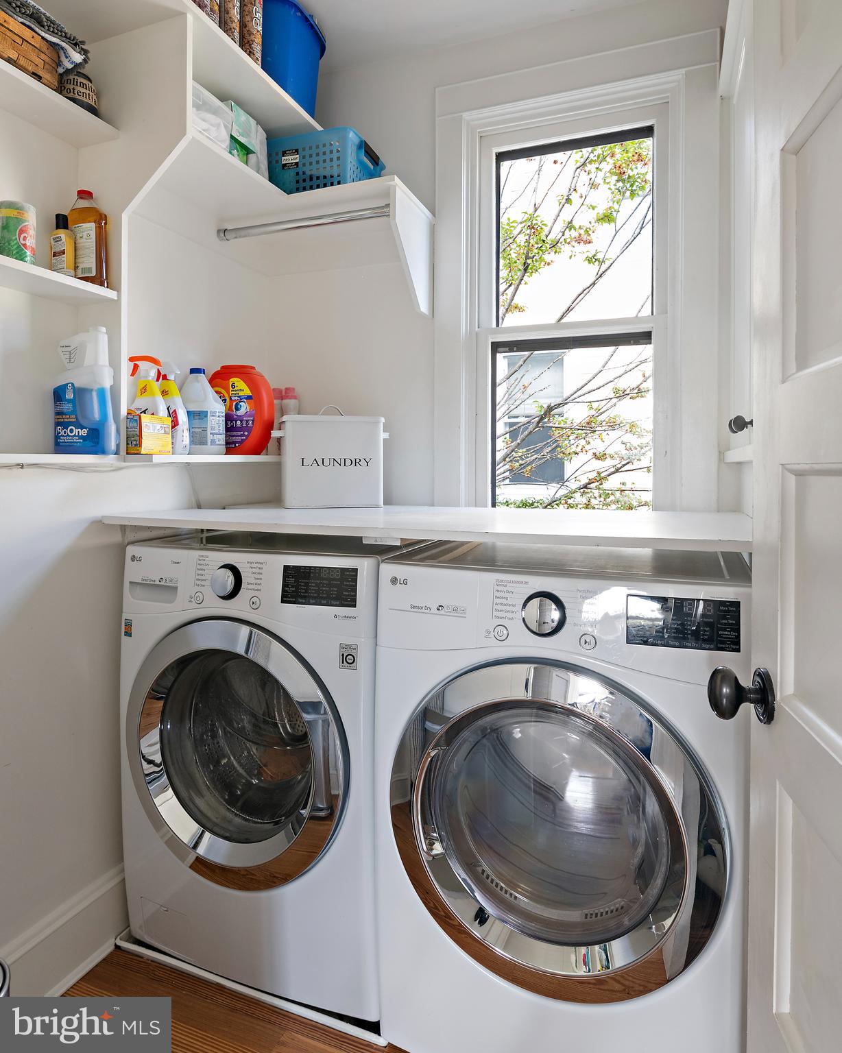 MURRAY HILL - Residential