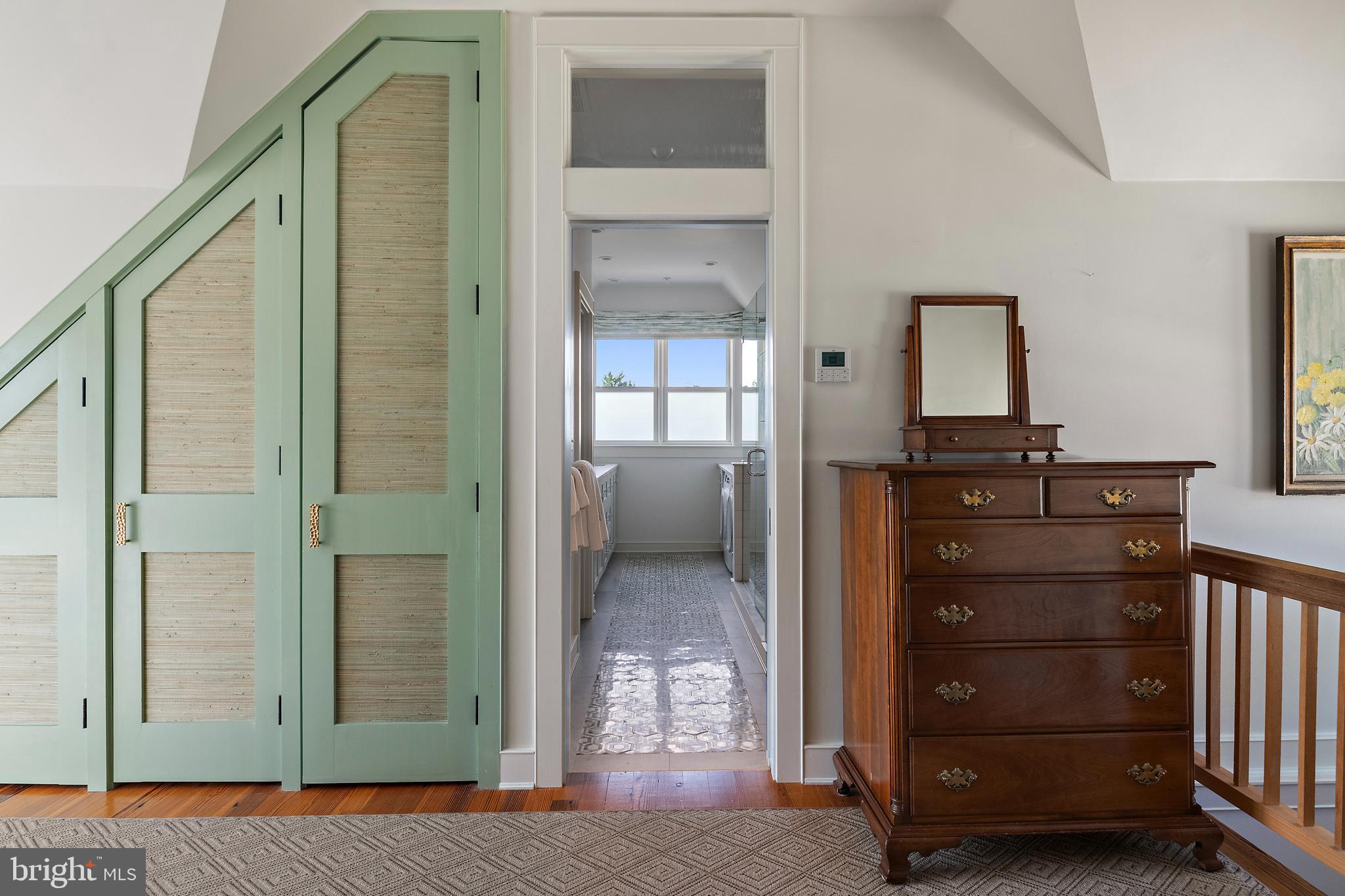 MURRAY HILL - Residential