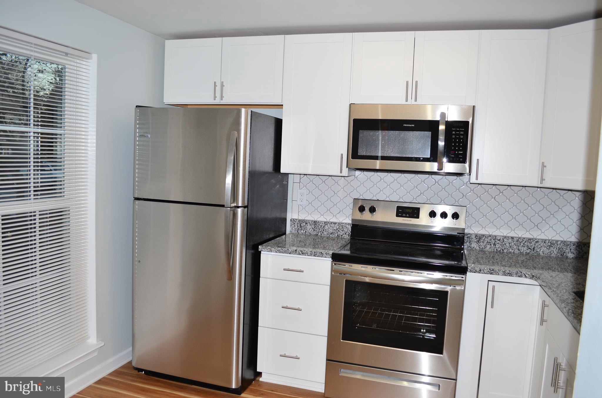 RIVERSIDE - Residential Lease