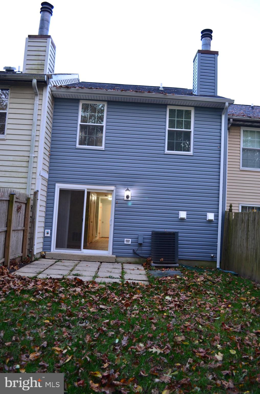 RIVERSIDE - Residential Lease